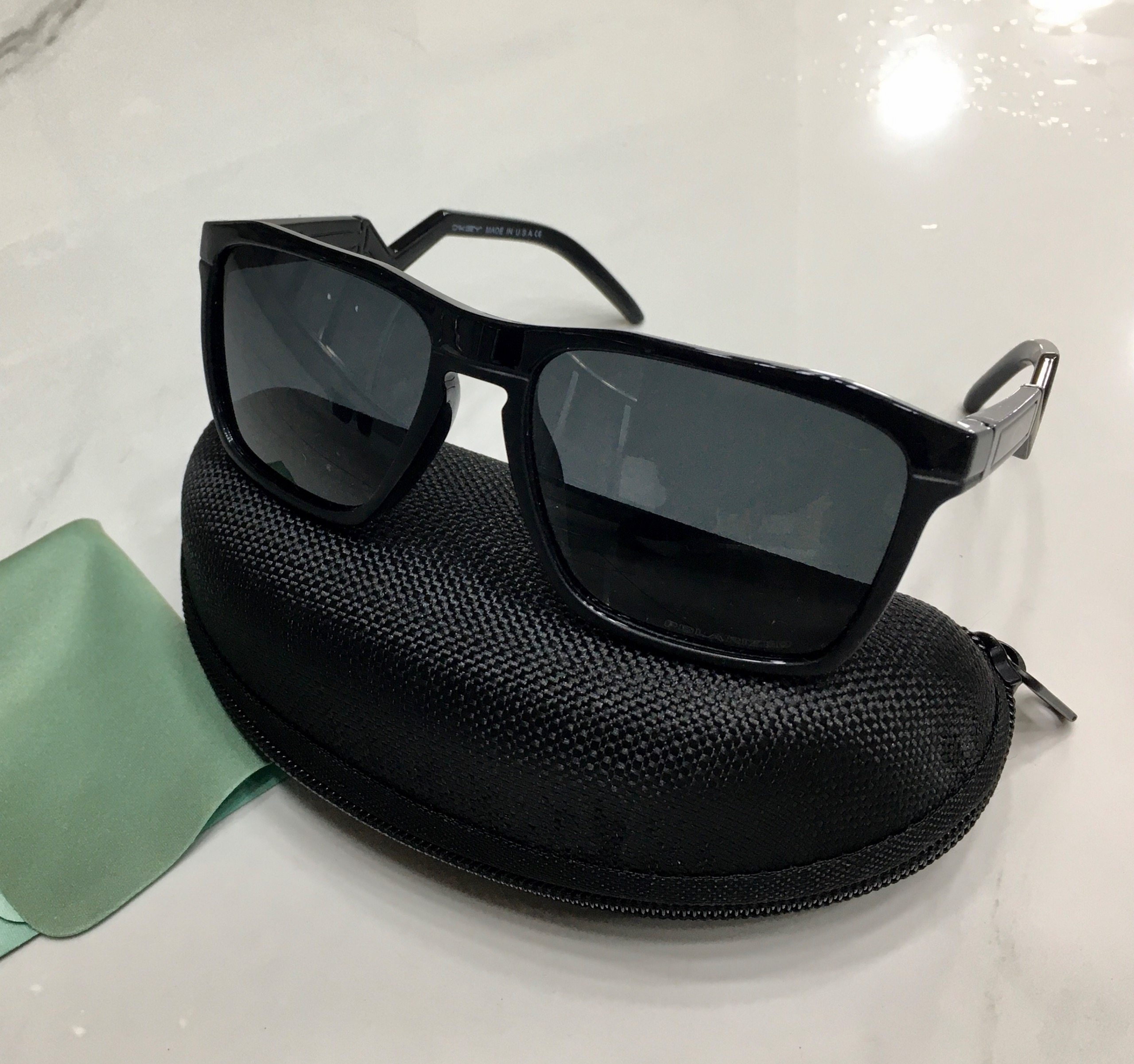 عینک اسپرت Oakley Polarized  Uv400
