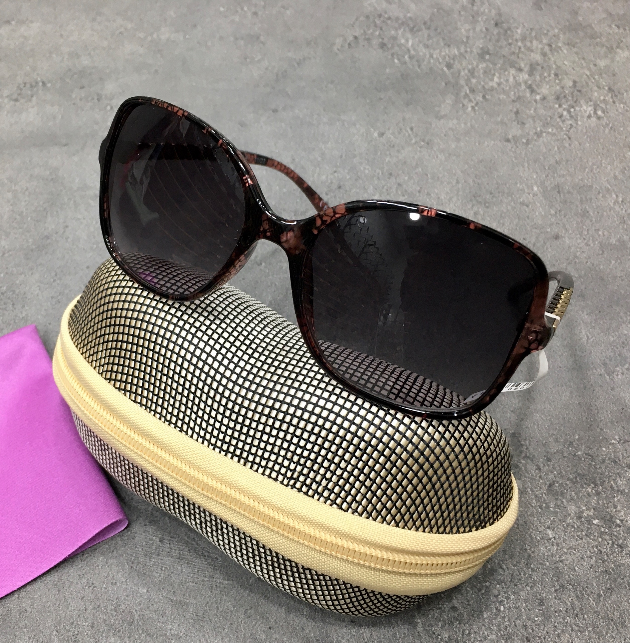 عینک استوک آکبند اروپایی 14/99 یورو