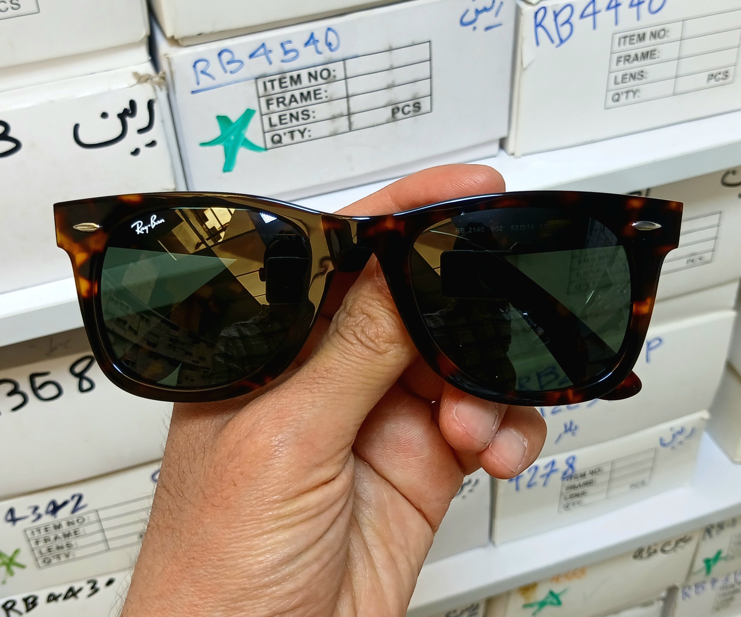 عینک. RAY BAN مدل Wayfarer صد در صد اورجینال