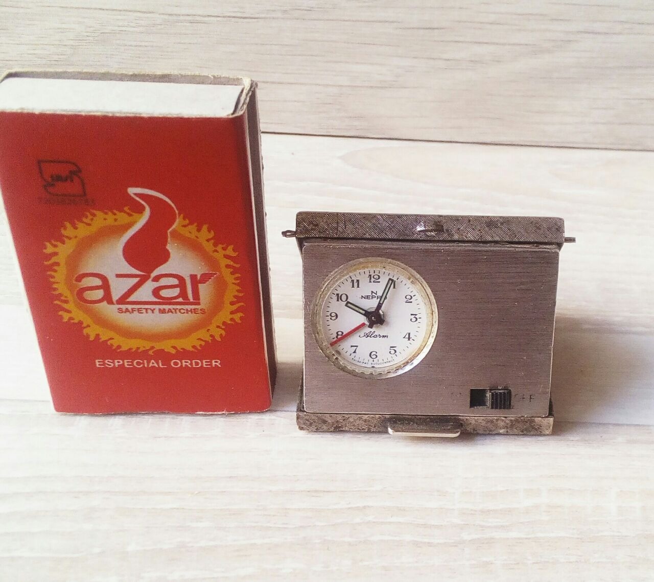 ساعت مسافرتی نایاب سوییسی