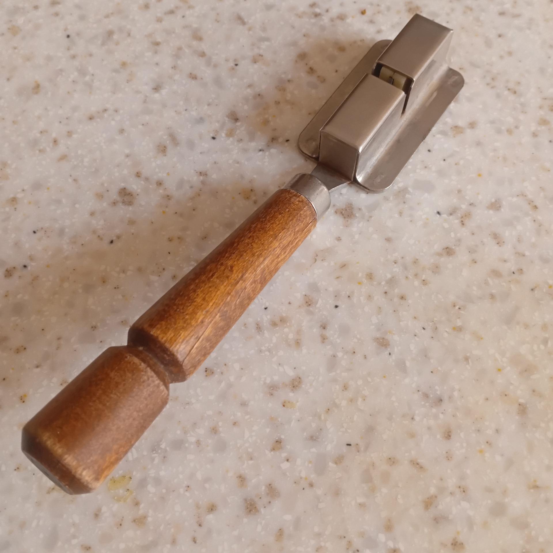 چاقو تیز کن خارجی