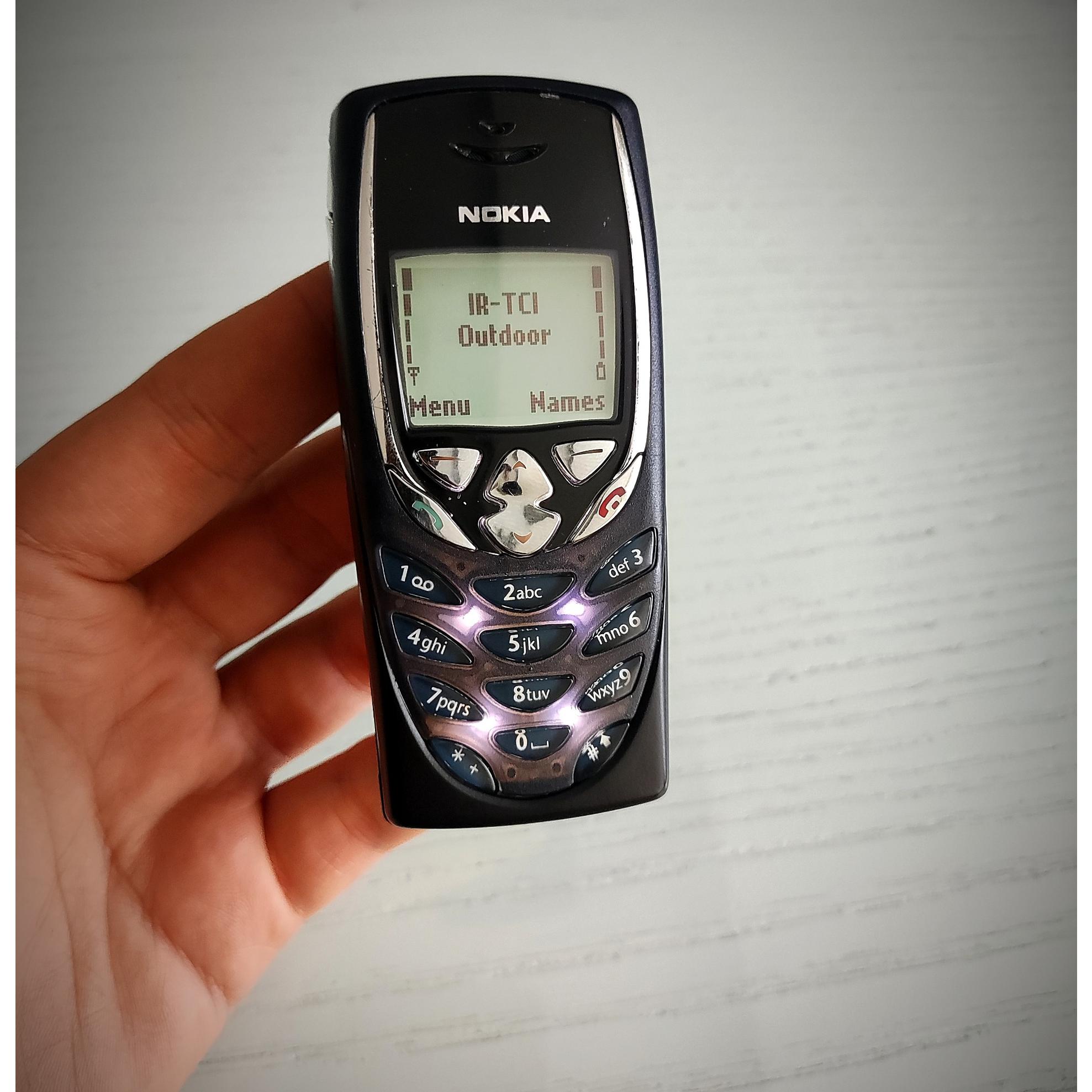 نوکیا 8310 کمیاب