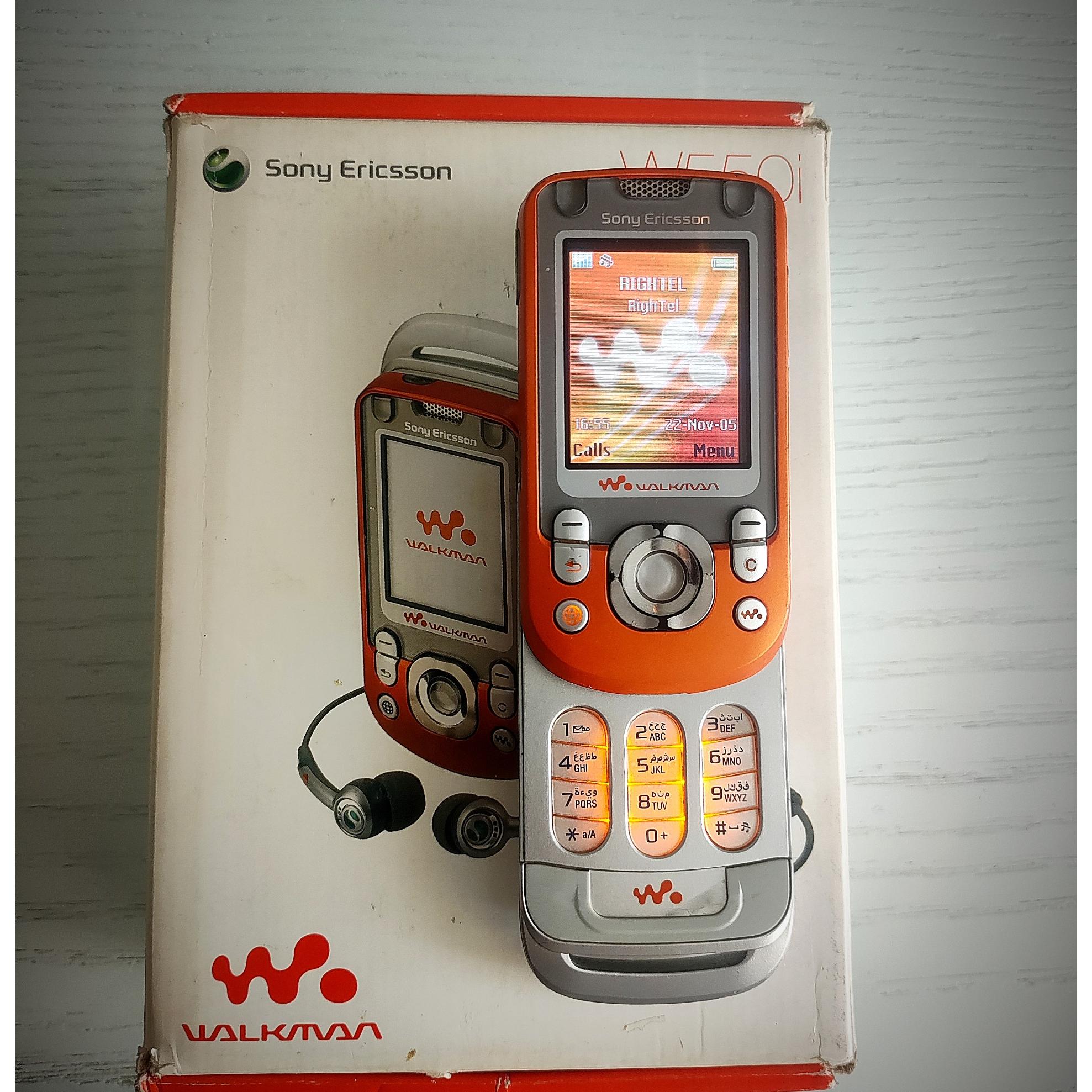 سونی اریکسون W550 با کارتن