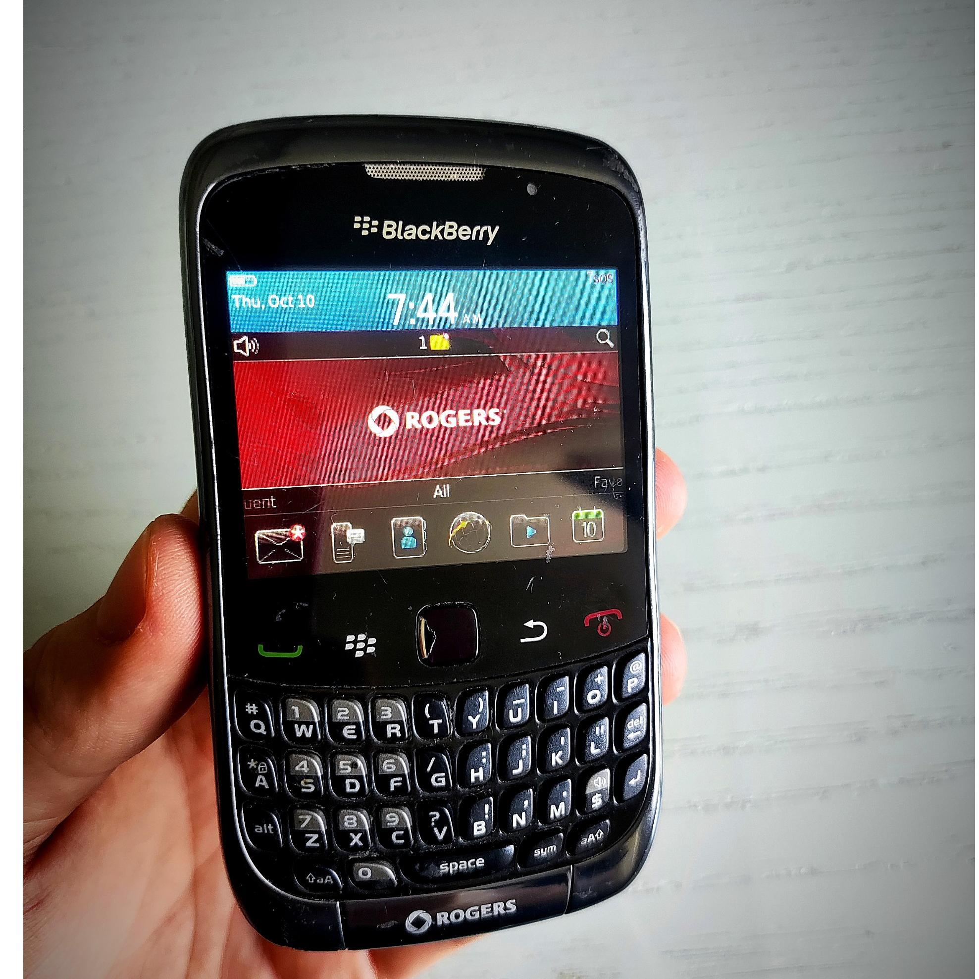 بلکبری Curve 9300