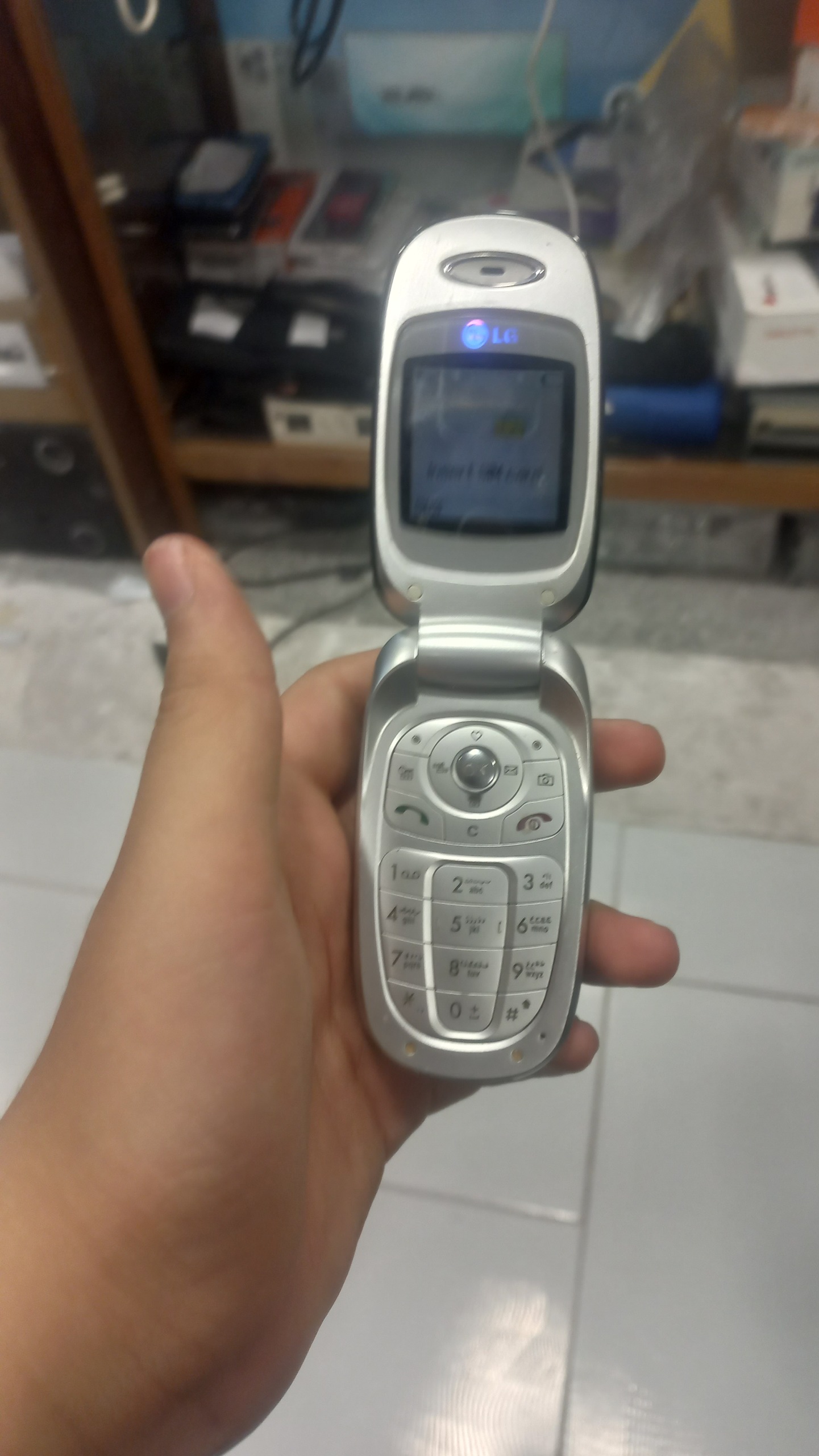 گوشی لج مدل kg220
