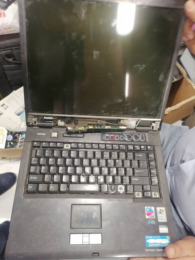 لپ تاپ توشیبا قدیمی