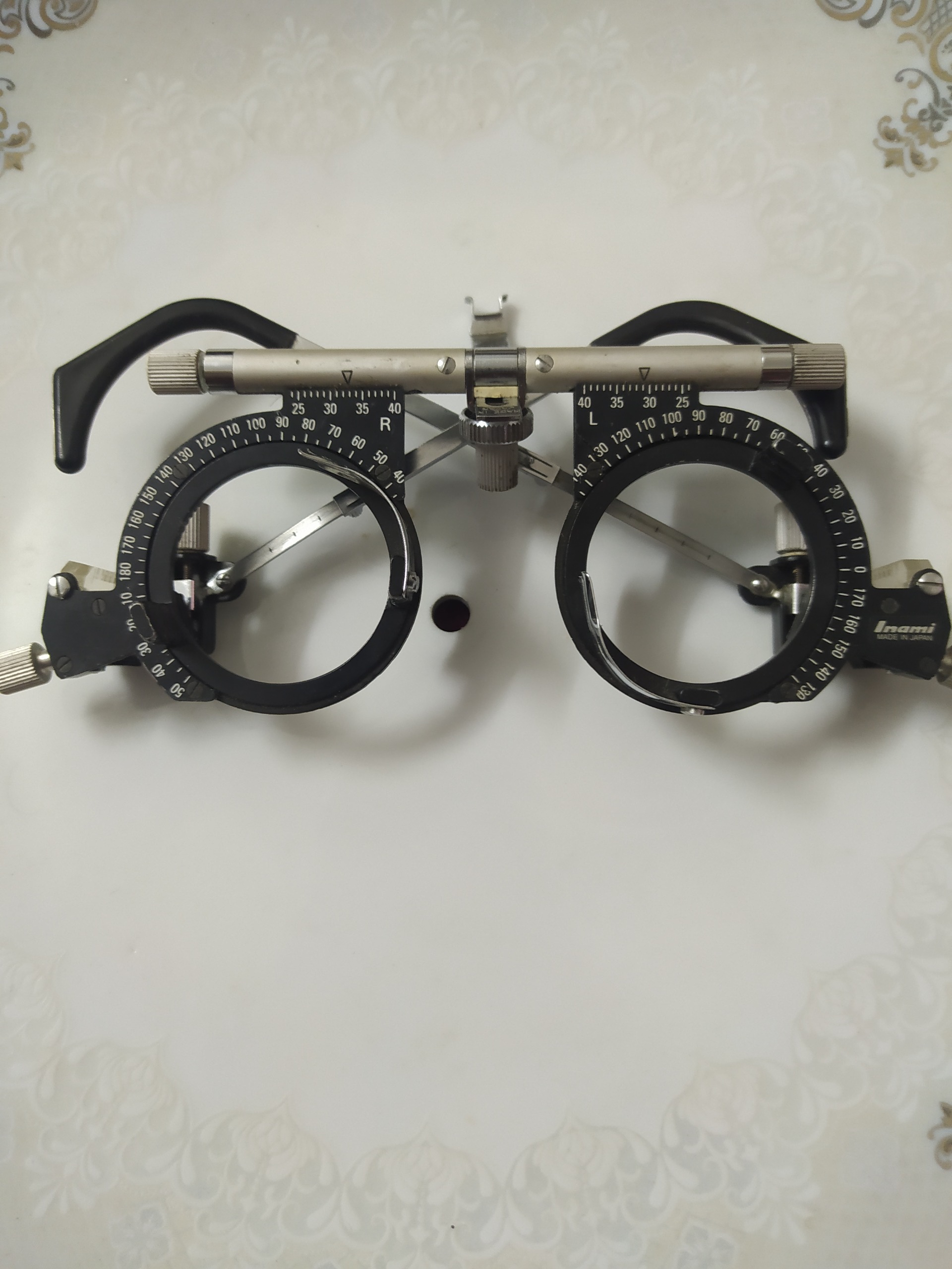 عینک اپتیمتری پزشکی