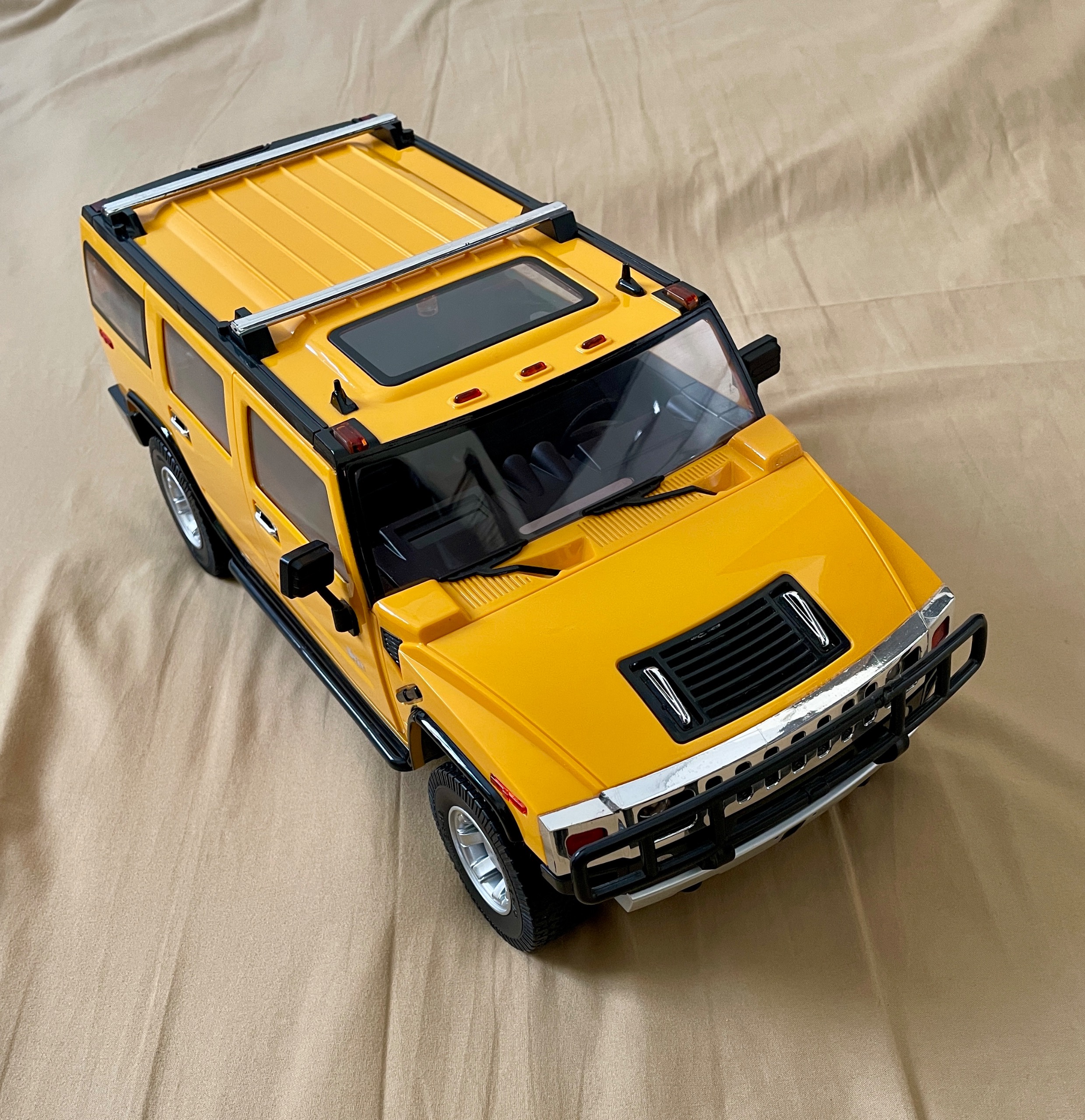 ماشین کنترلی جیپ هامر HUMMER H2