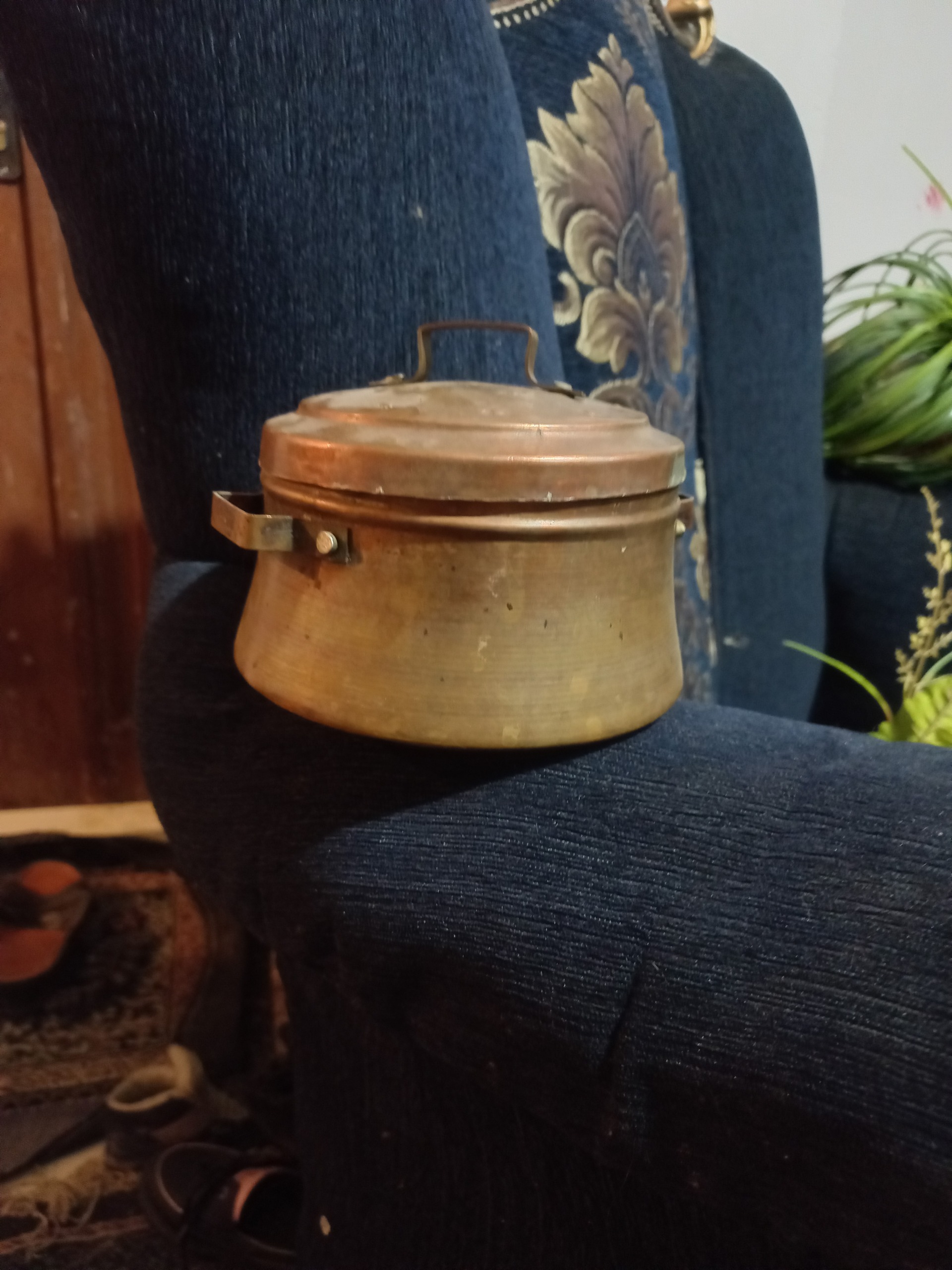 کماجدونون کوچک قدیمی مسی