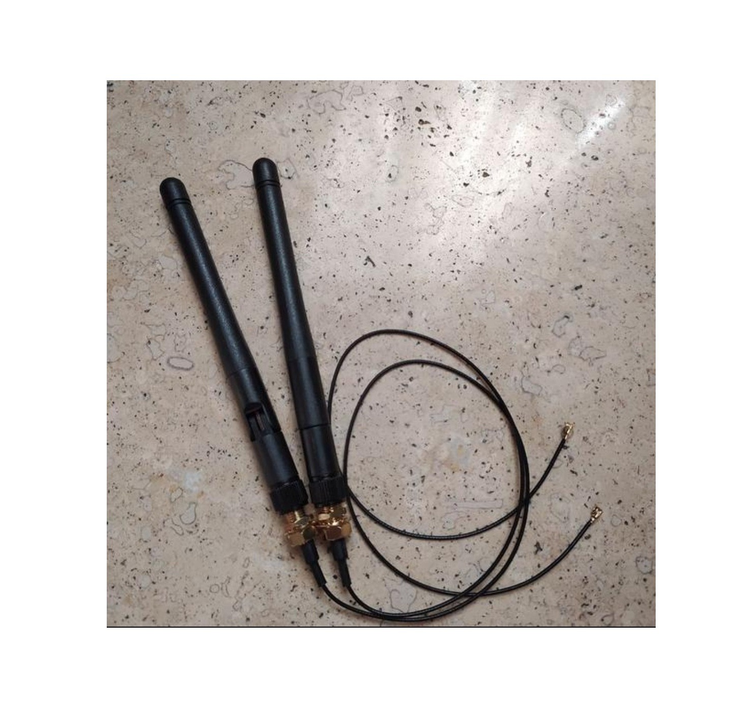 آنتن وای فای 2.4 GHZ دارای گین مبدل IPEX به SMA