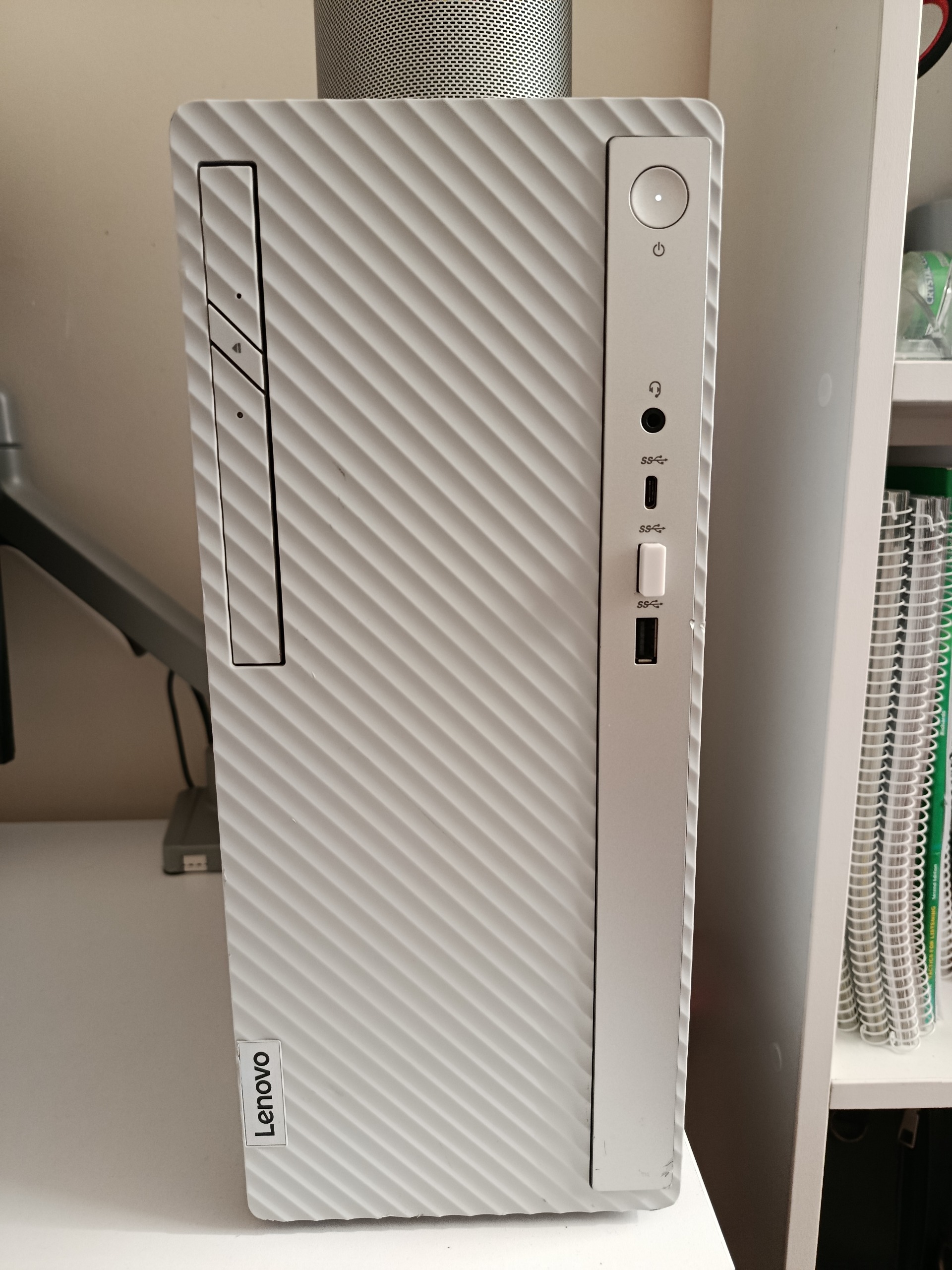 کیس لنوو بسیار خاص و کم جا