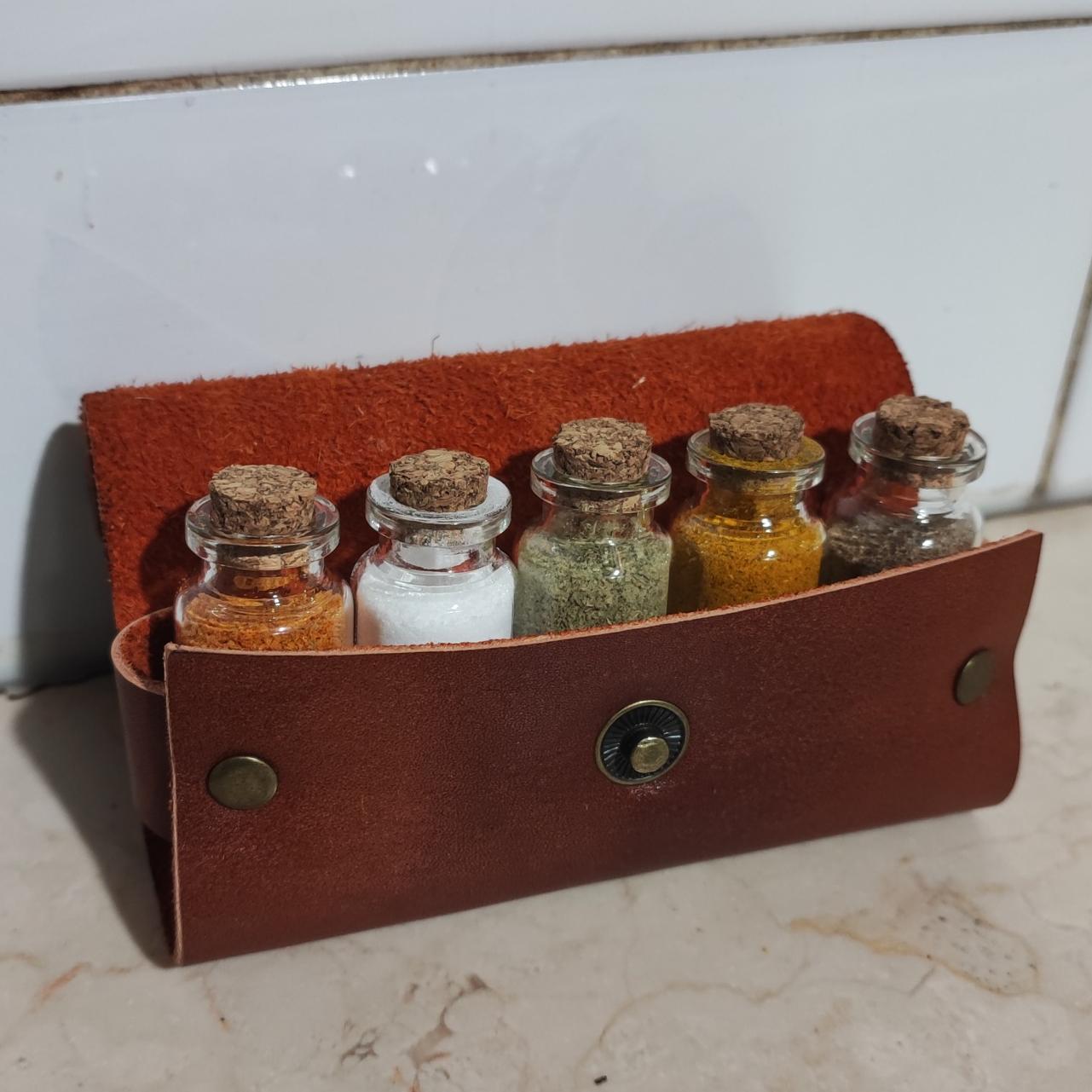 جا ادویه ای چرم طبیعی کوهنوردی کمپینگ