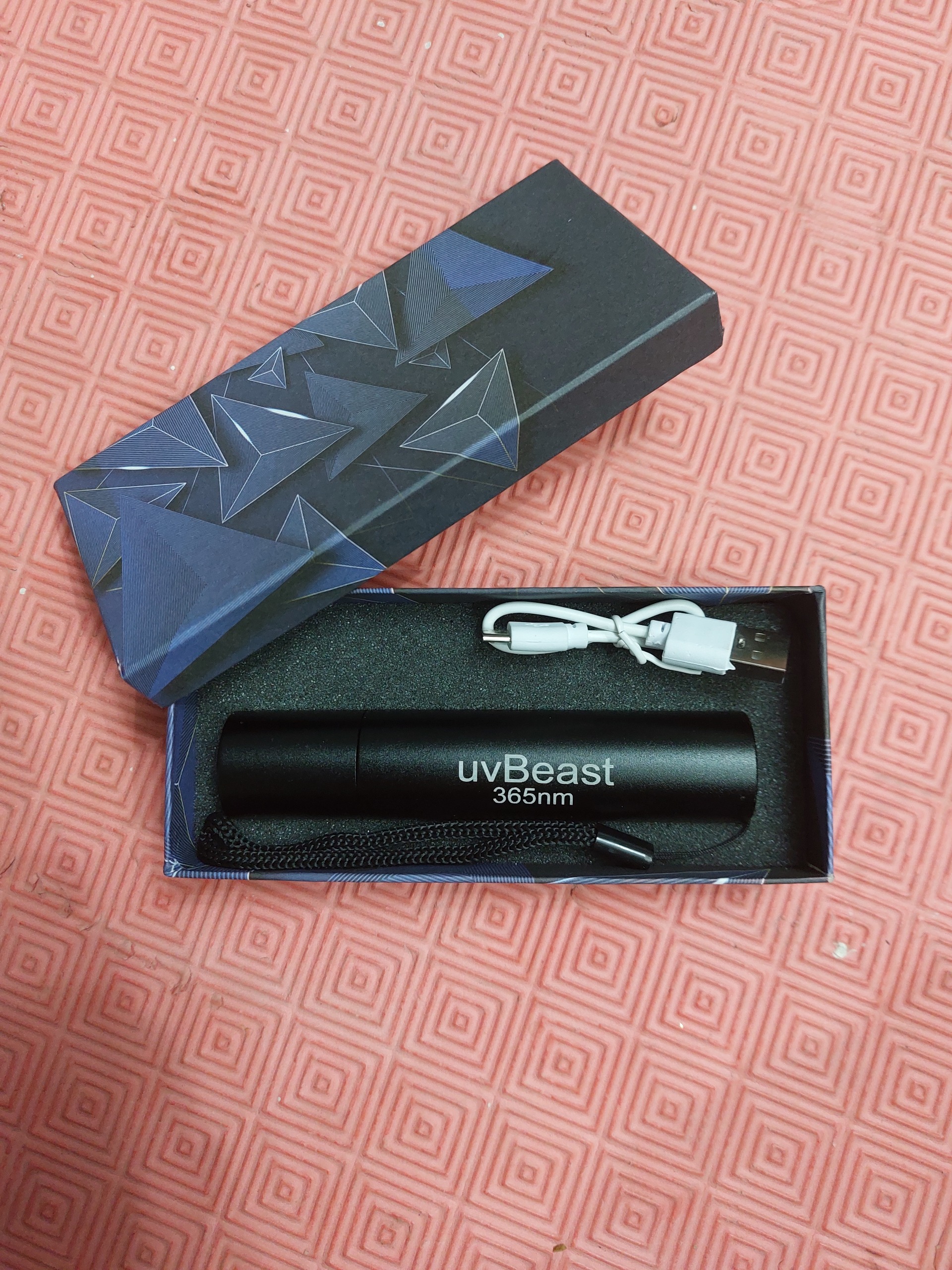 چراغ قوه UV اصلی