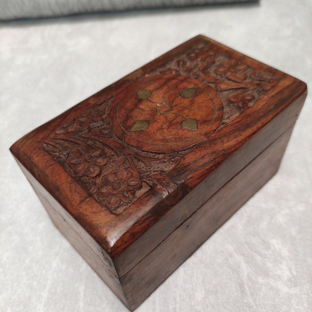 جعبه کنده کاری هندی قدیمی
