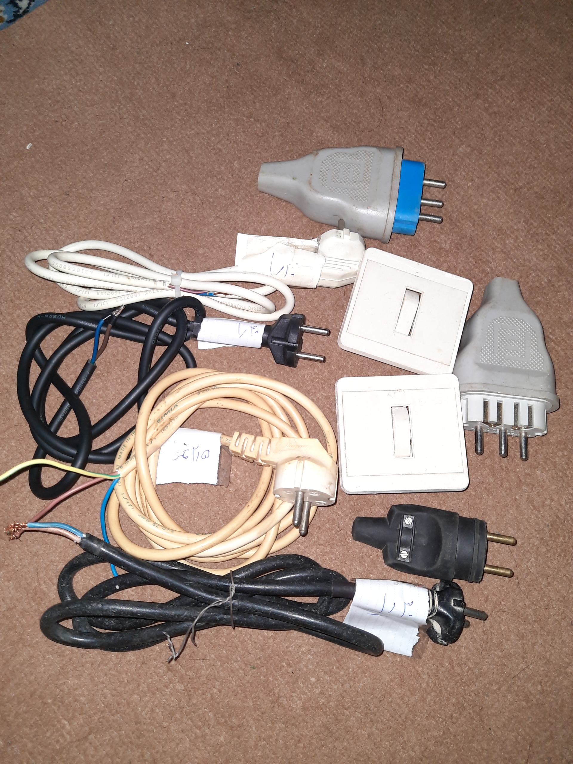 لوازم برقی مطابق تصاویرکابل دوشاخه داردوشاخه صنعتی