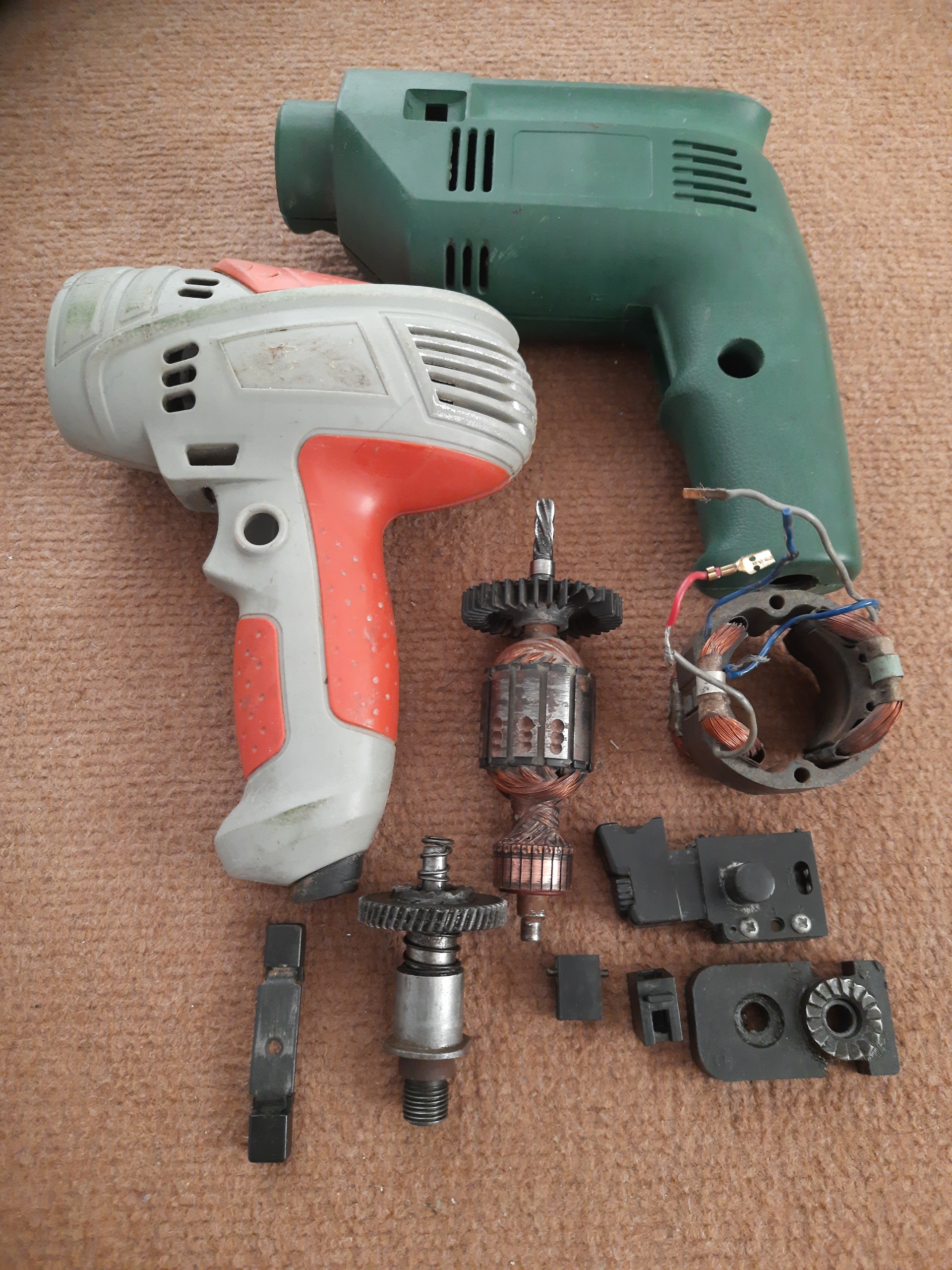 تعدادی قطعات دریل برقی فروش به صورت یک جا