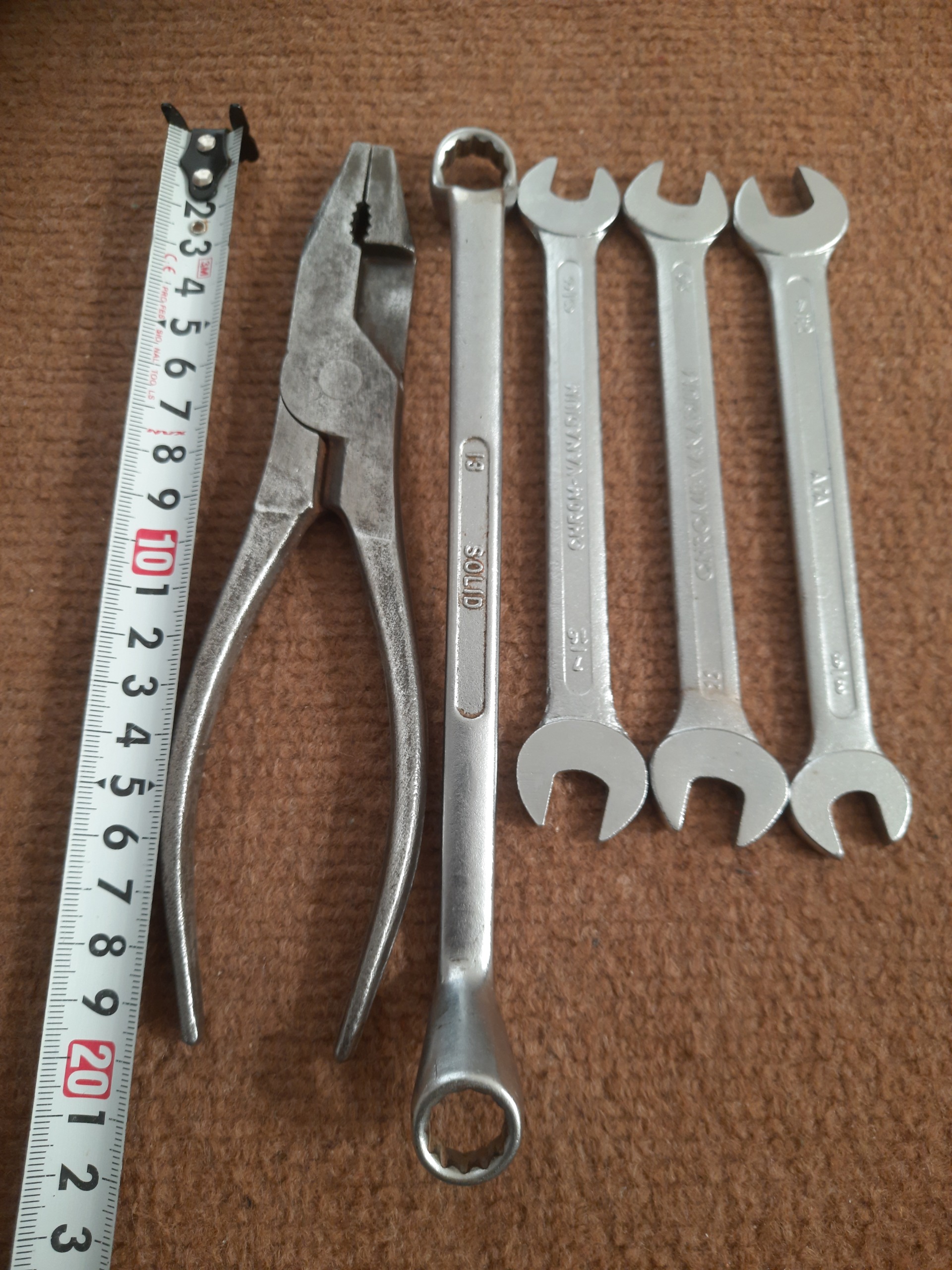 تعداد4عددآچاربه همراه یک عددانبردست تمام فلزی