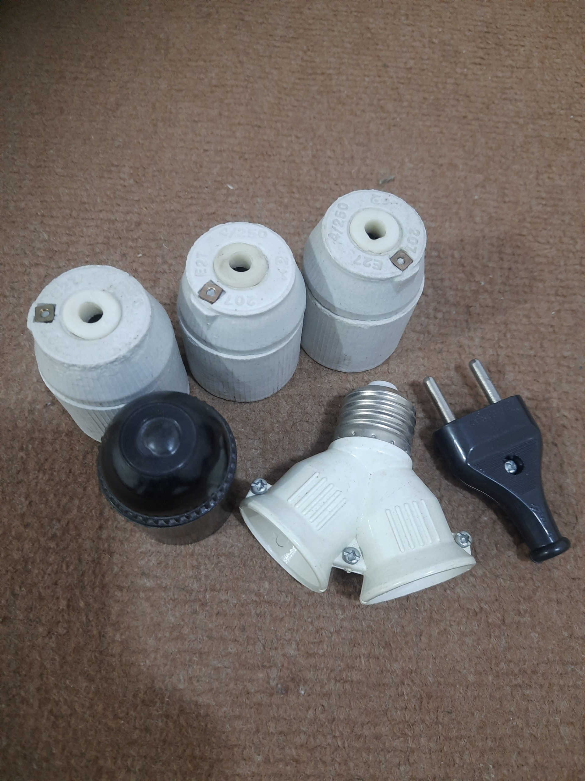 پک 5عددی سرپیچ دوشاخه ومبدل لامپ مبلغ برای همه