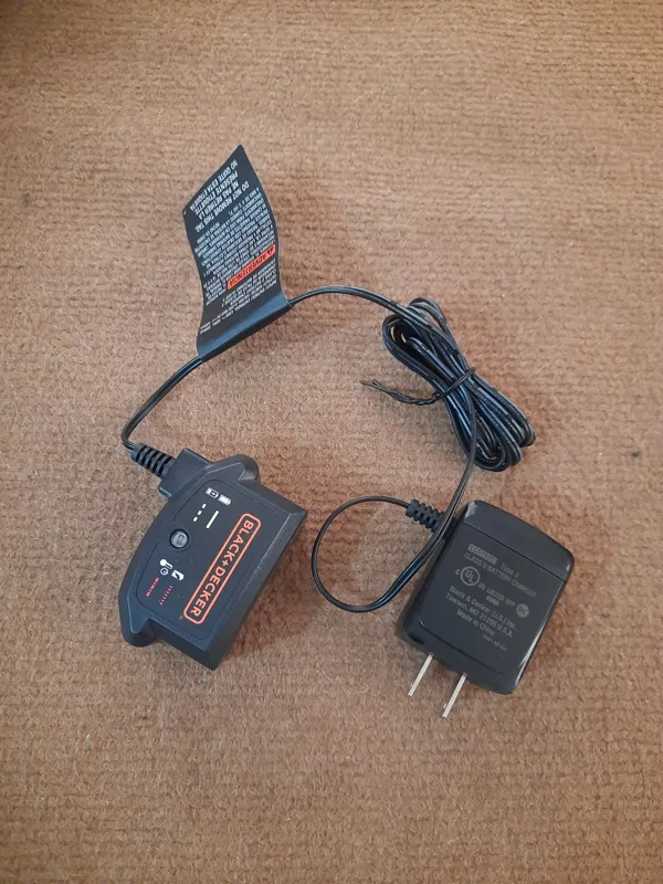 شارژر دریل شارژی 20 ولت بلک انددکر ( 110 ولت )