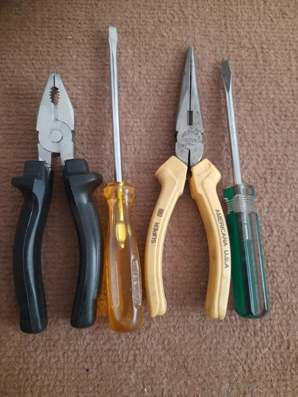 پک 4 عددی ابزارانبردست، دمباریک،ودوعددپیچ گوشتی