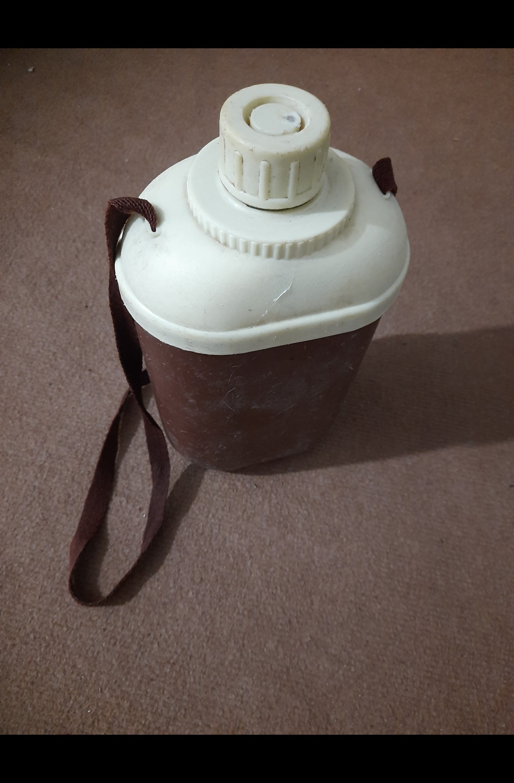 قمقمه گوهنوردی قدیمی دولایه یک لیتری قدمت 35 سال