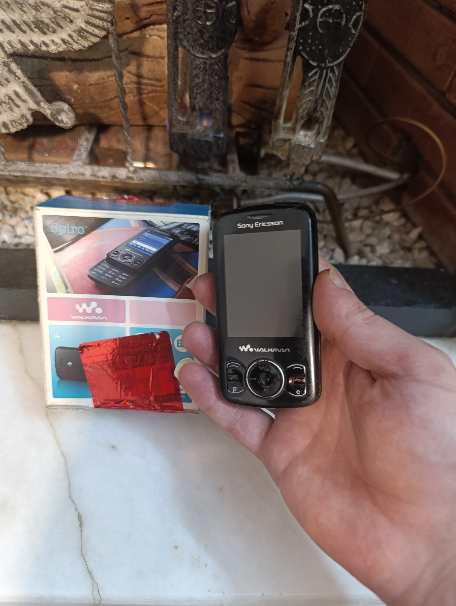 گوشیw100سونی اریکسون تمام فابریک با متعلقات فول