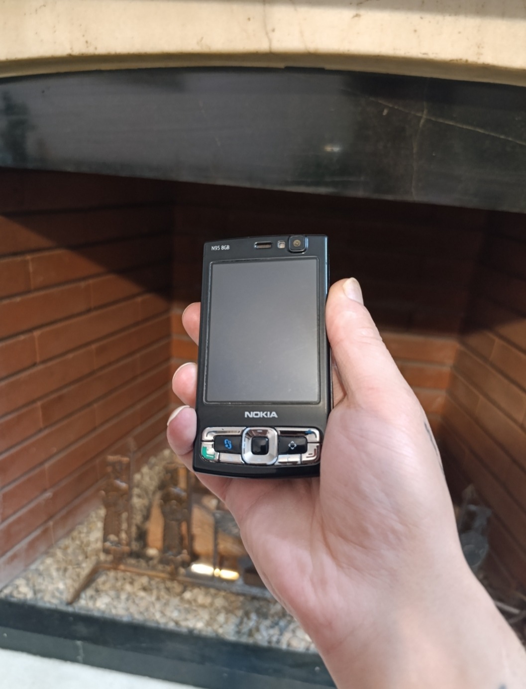 مزایده گوشیn95i,8گیگ فنلانداصل فول فابریک بی مشابه