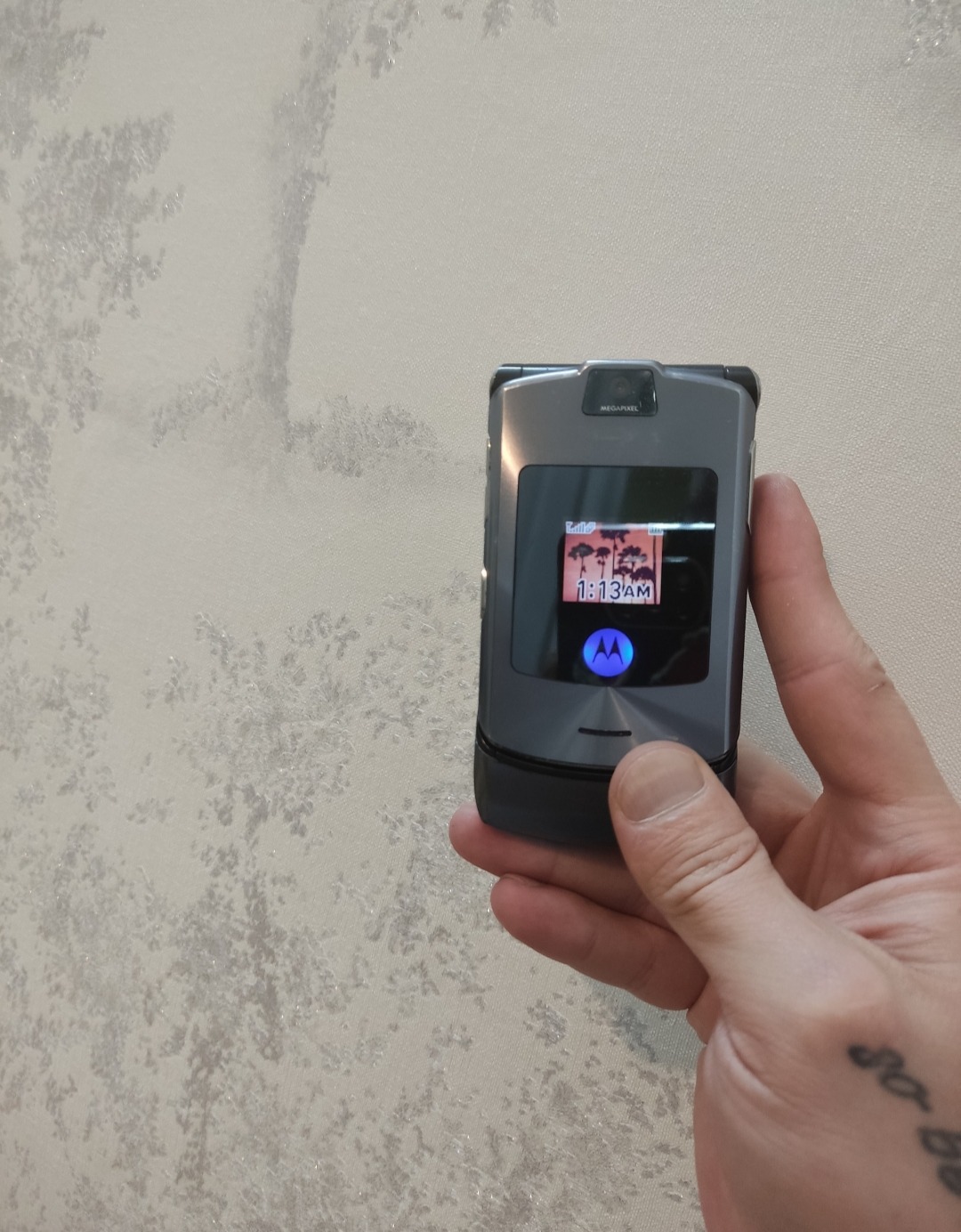 مزایده فاخرسوووپرگوشیv3iموتورولافابریک بامتعلقات