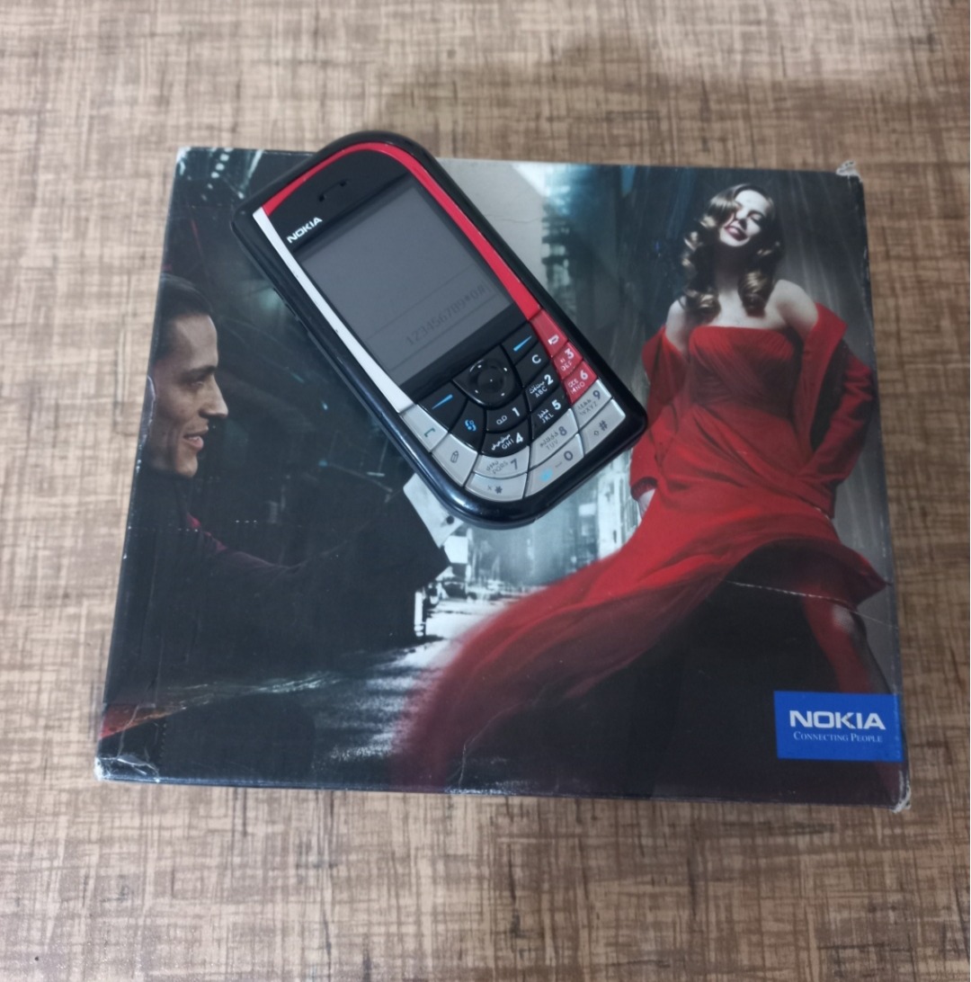 مزایده سوپرگوشی 7610 نوکیا تمام فابریک و بکر درحد