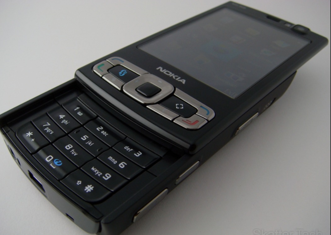 مزایده گوشیn95i,8گیگ فنلانداصل بامتعلقات بی مشابه