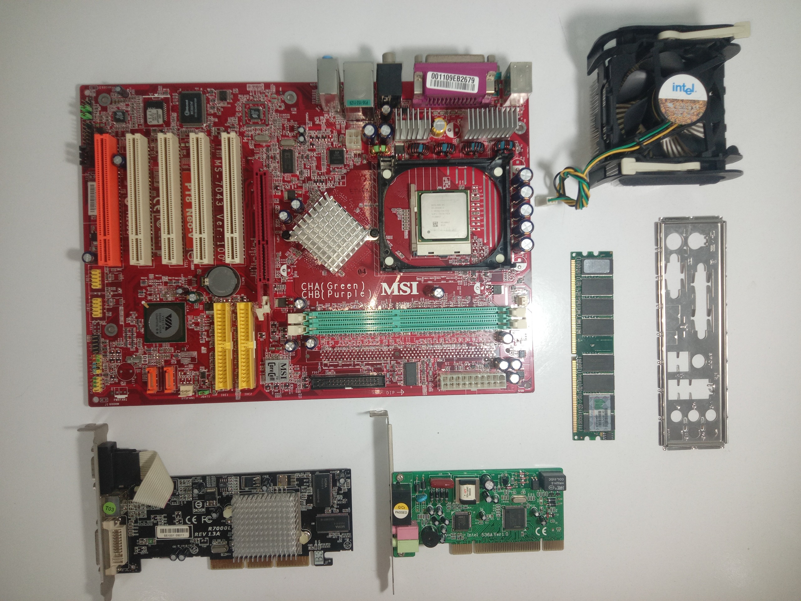 مزایده باندل رترو MSI MS-7043/Celeron/R7000