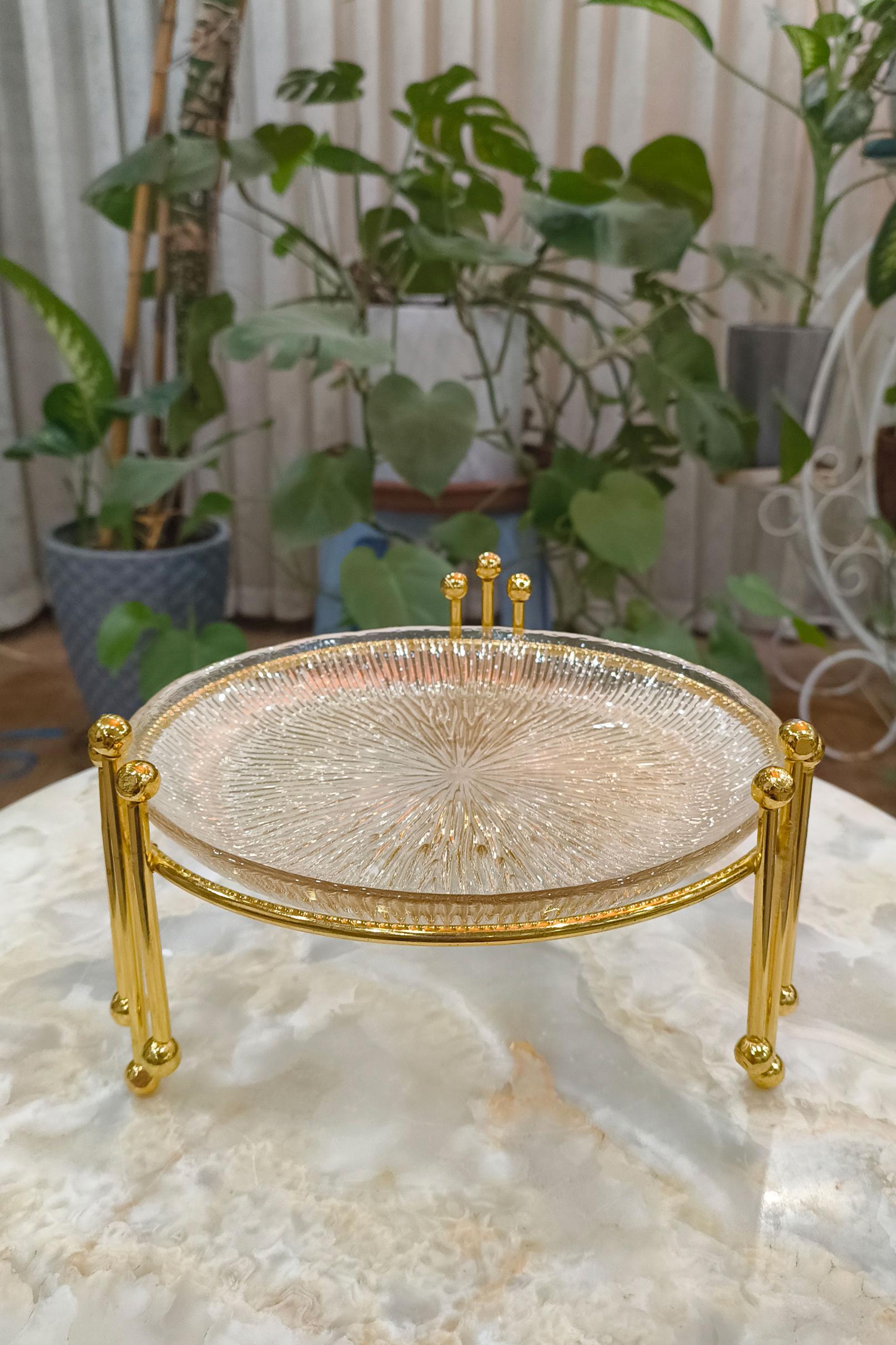 شیرینی خوری پایه دار طلایی