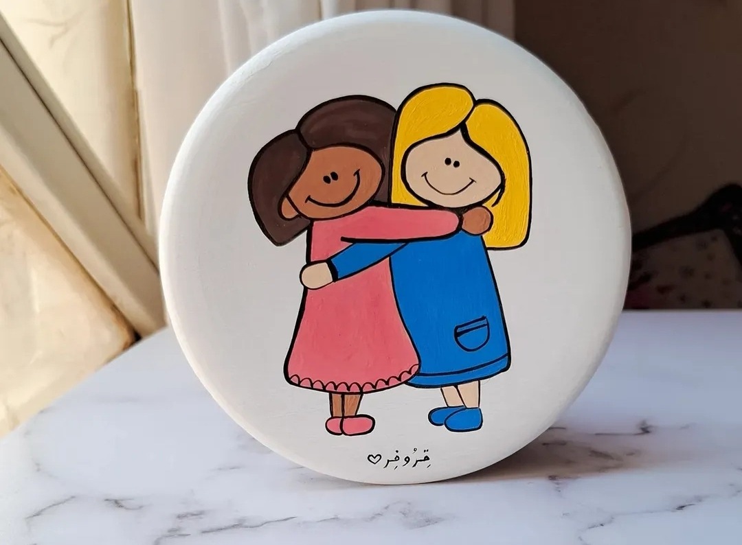 دیوارکوب سفالی دوستانه