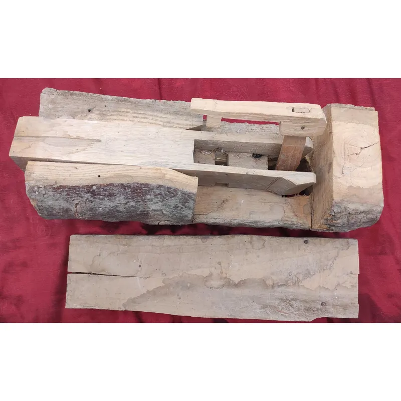 قفل چوبی بسیار قدیمی