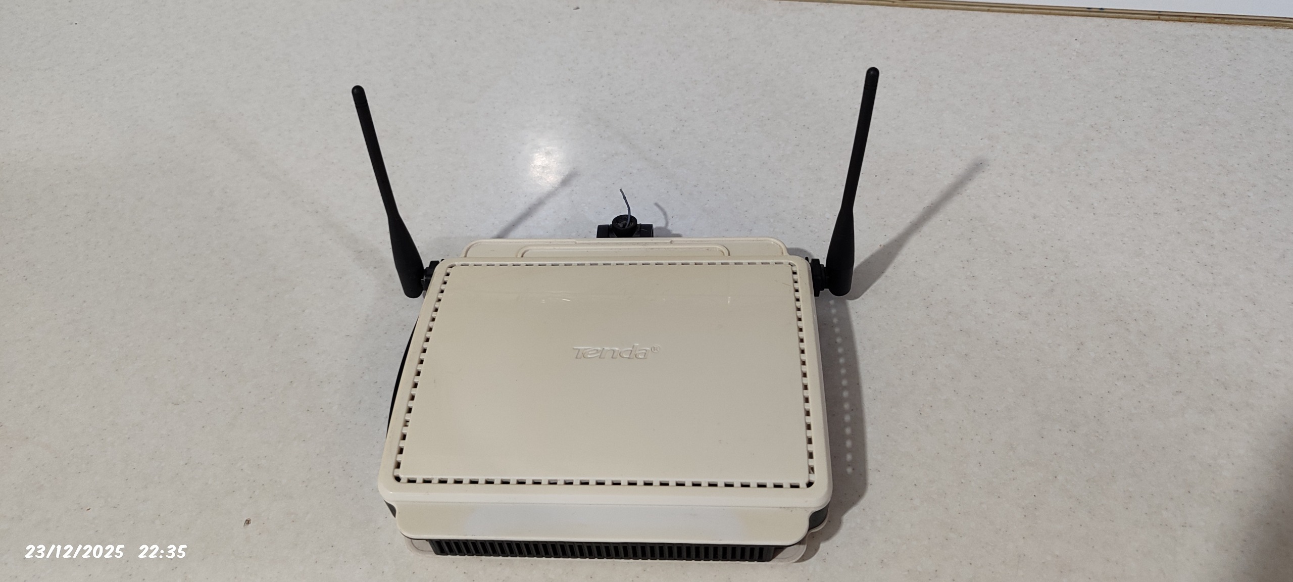 روتر سه آنتن تندا تست نشده ارسال رایگان