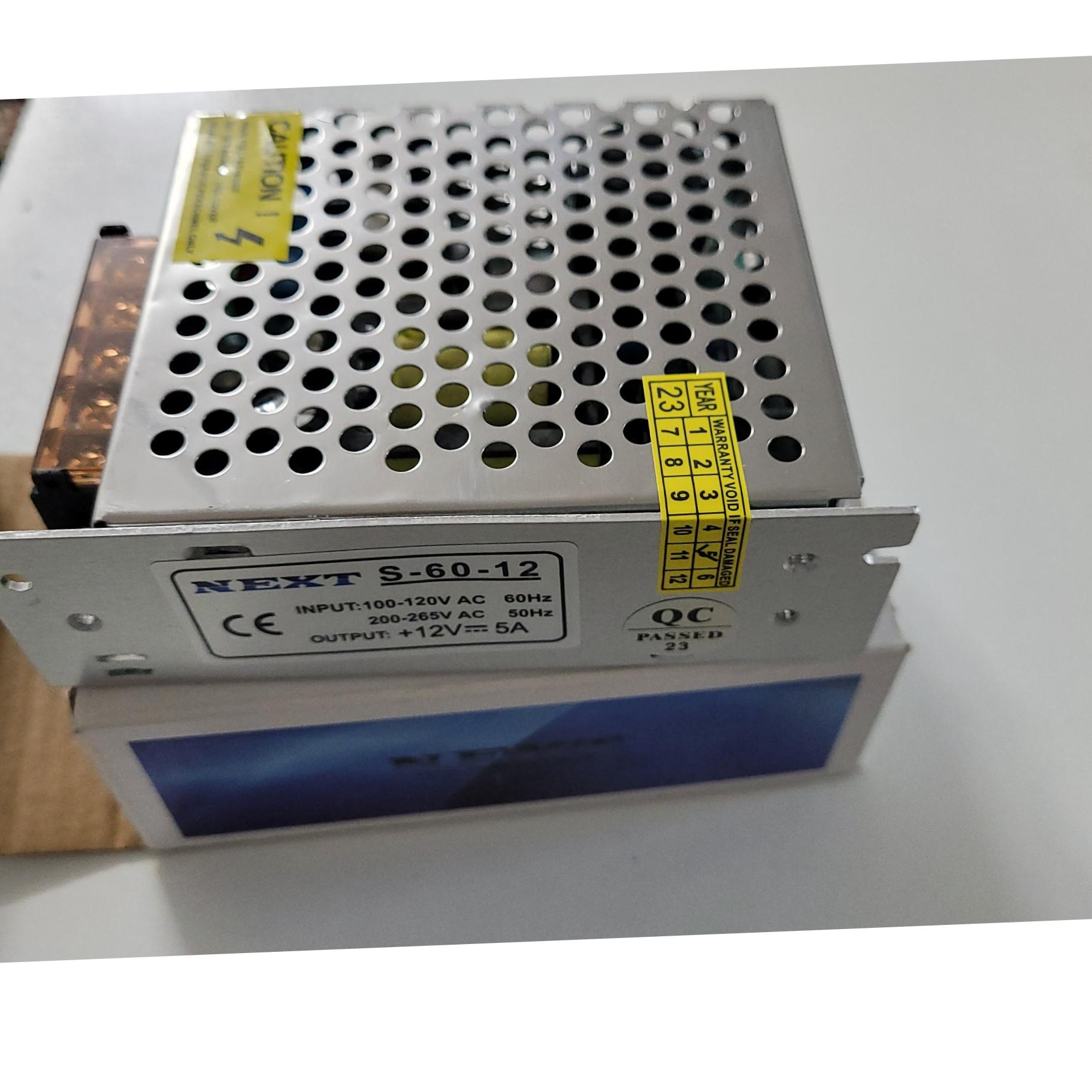 تغذیه 12 ولت 5 آمپر