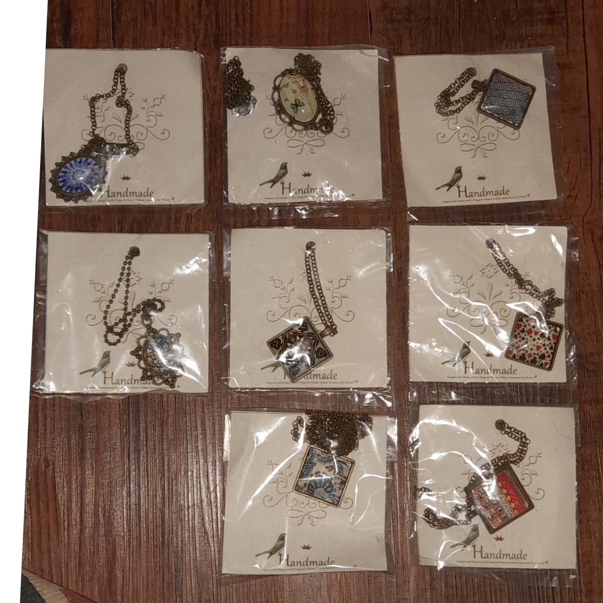 گردن اویز رزین طرح سنتی زیبا ساخت دست