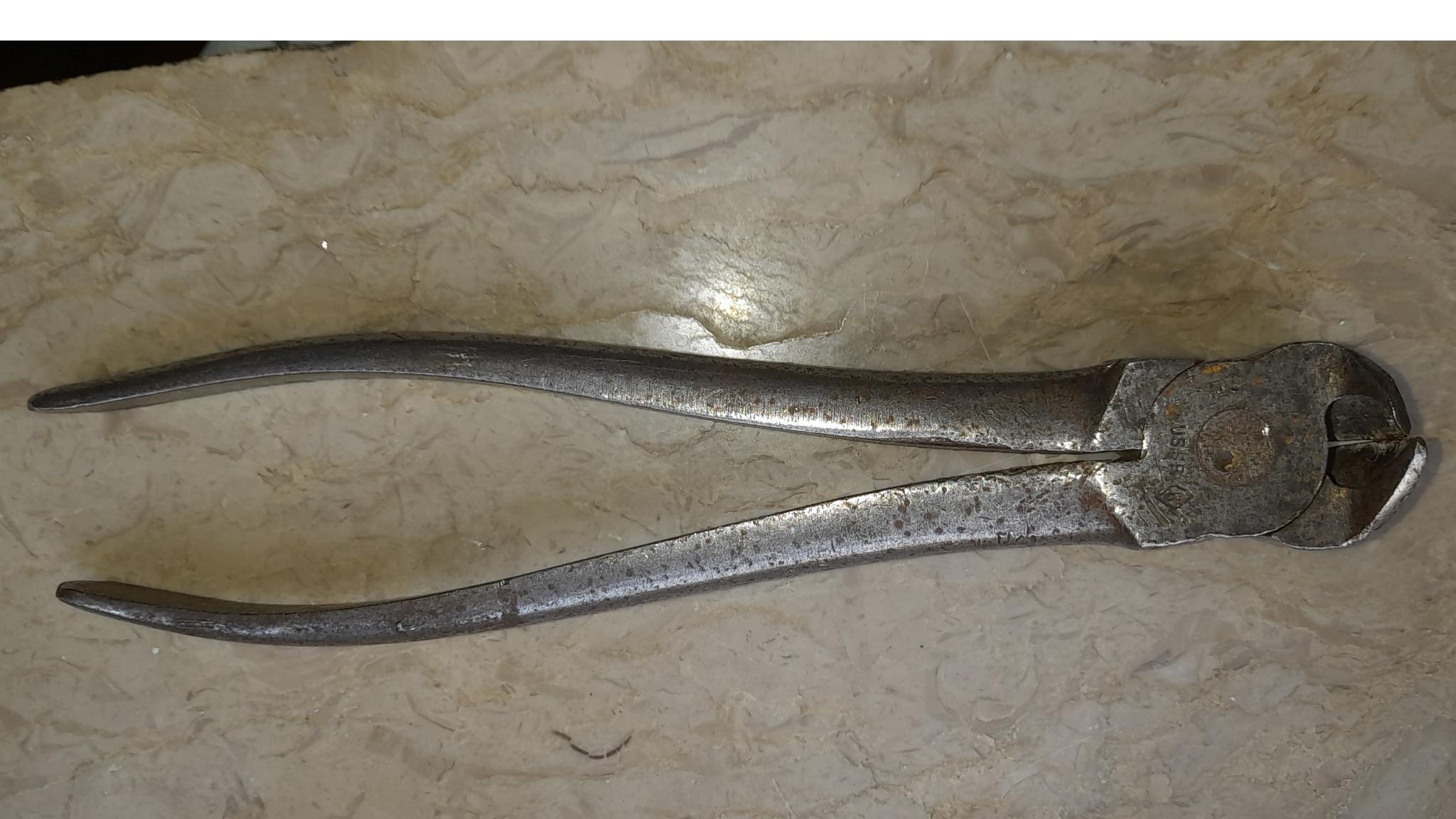 انبر کف چین /آنتیک/ کمیاب / فولادی/هشتاد ساله