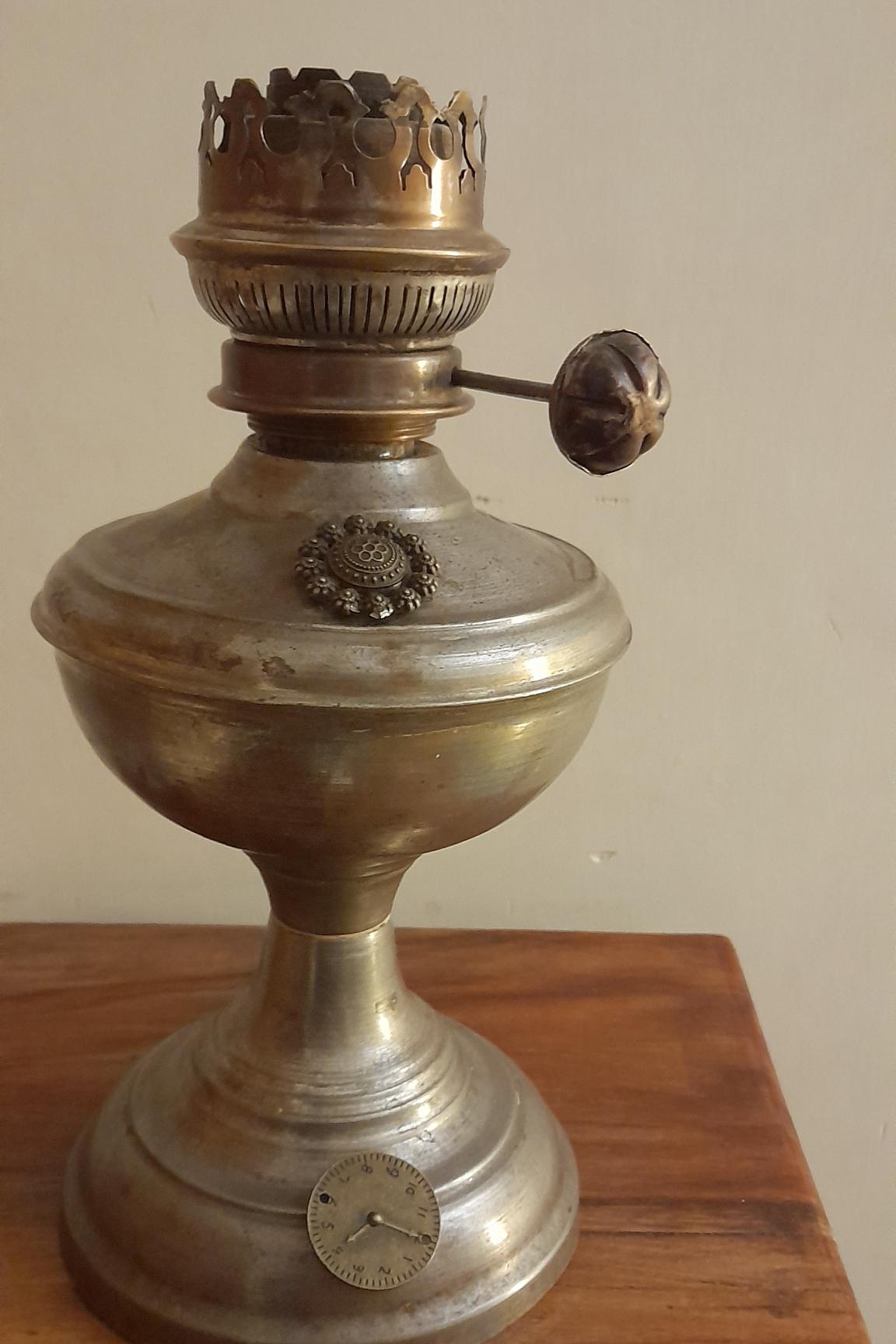 چراغ نفتی فیتیله ای قدیمی