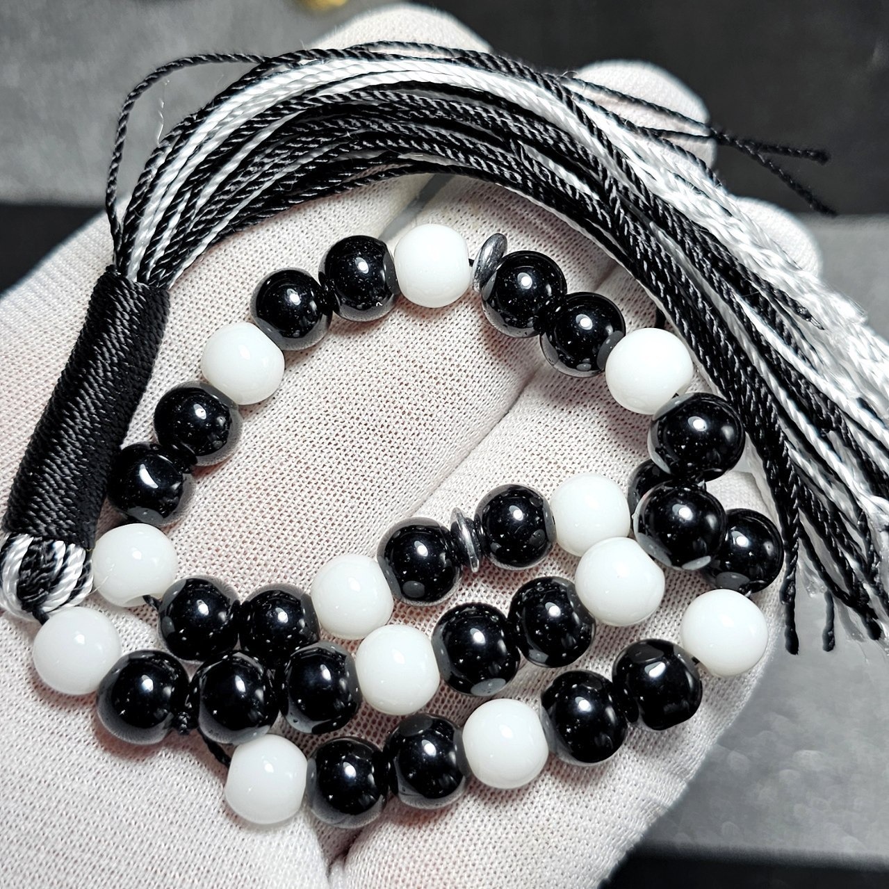 تسبیح 33 دانه اونیکس سفید و سیاه   کد 10481