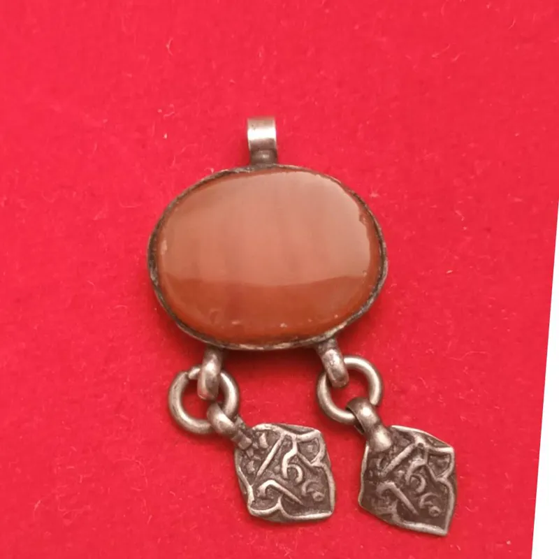 گردنبند عقیق کهنه