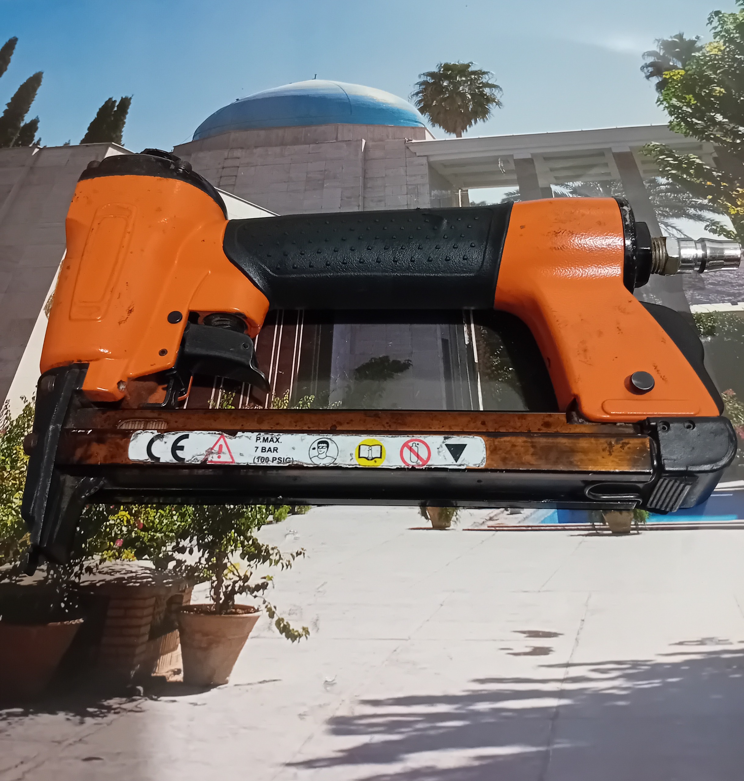 منگنه کوب بادی