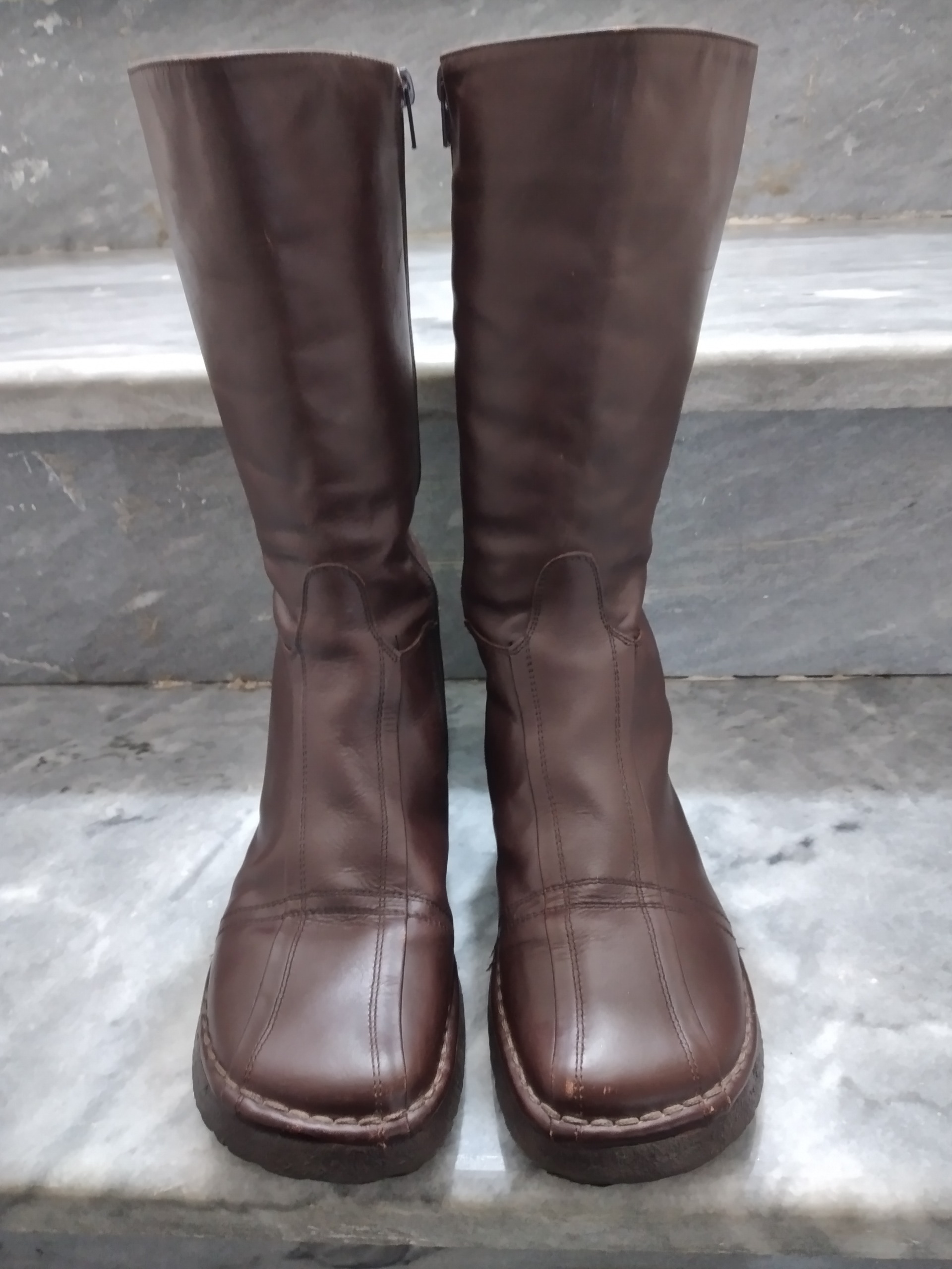 بوت بلند قهوه ای چرم زنانه