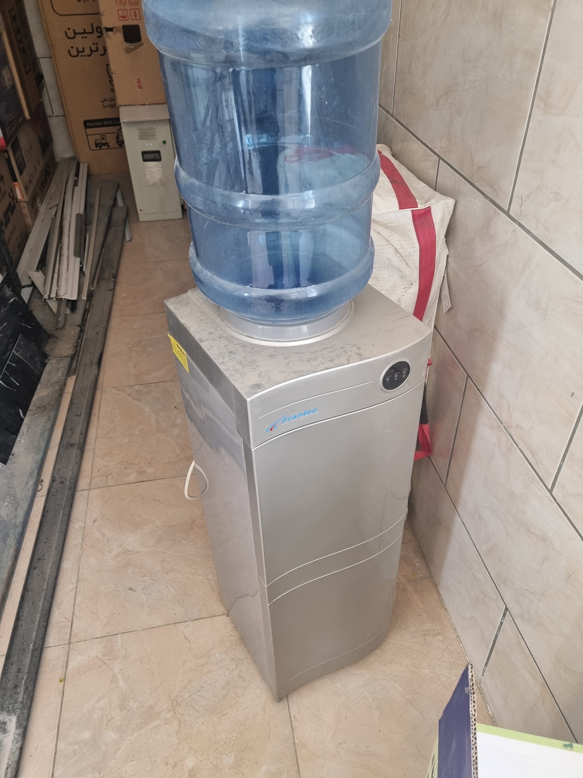 آبسردکن و آبگرم کن درحدنو