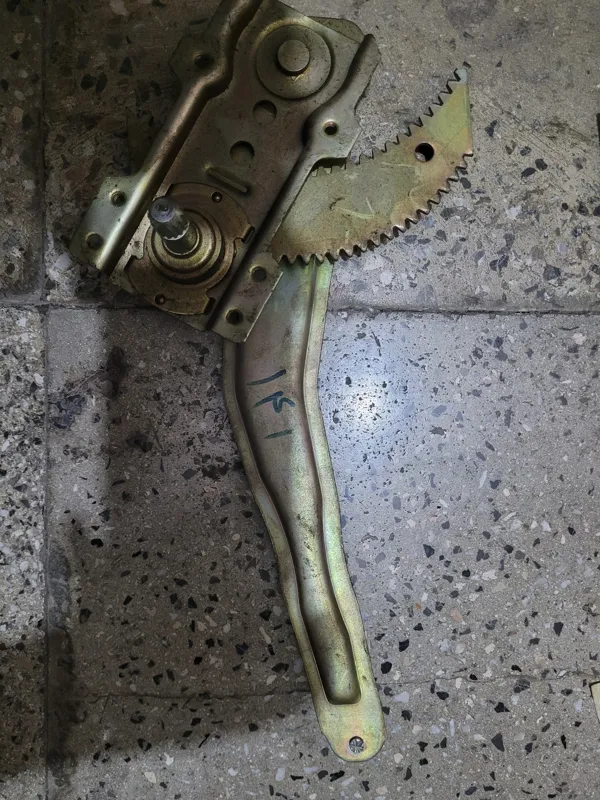 دستگاه شیشه بالابر عقب چپ پراید 141