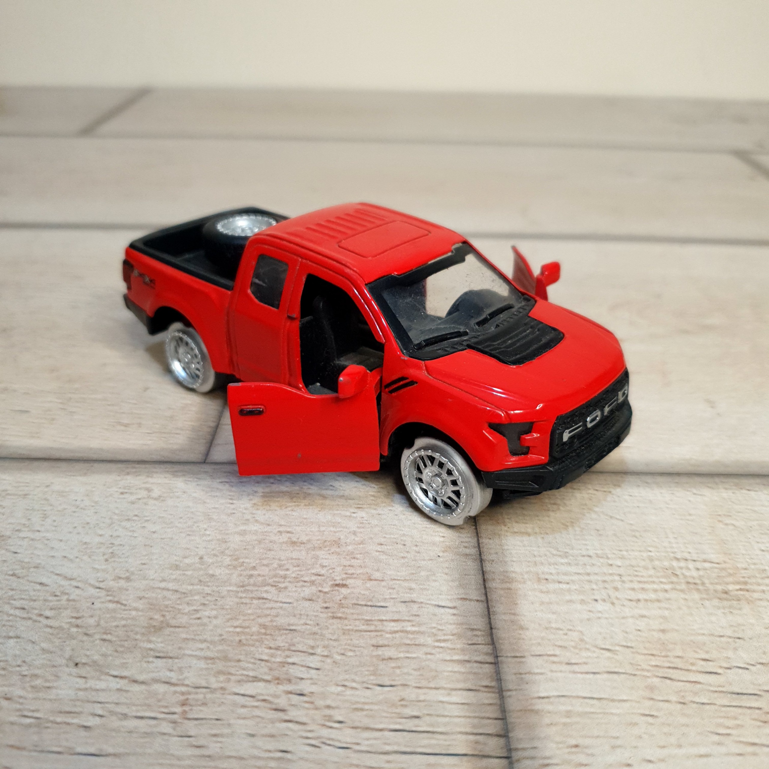 ماکت ماشین فلزی کلکسیونی