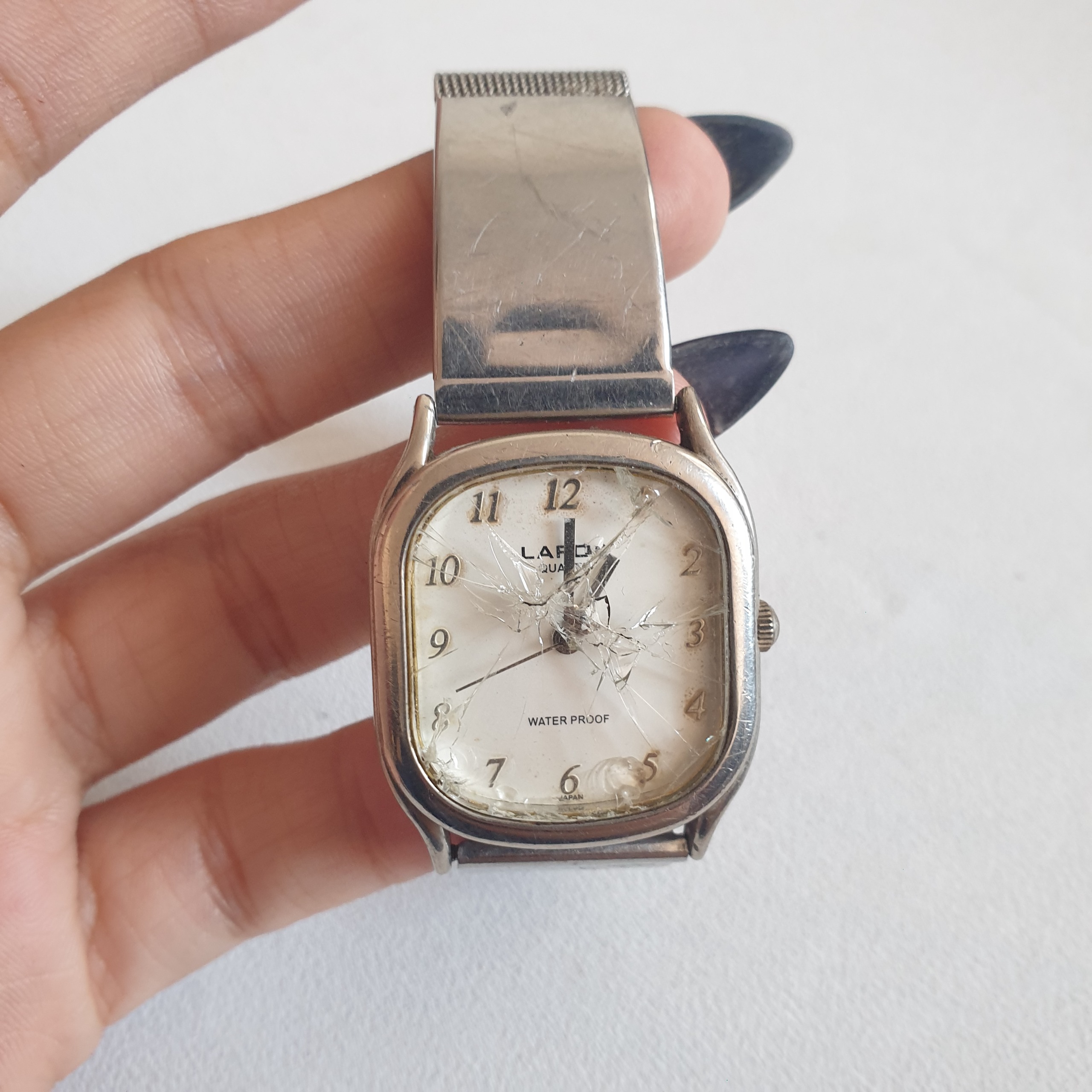 ساعت مچی قدیمی Laros ژاپن