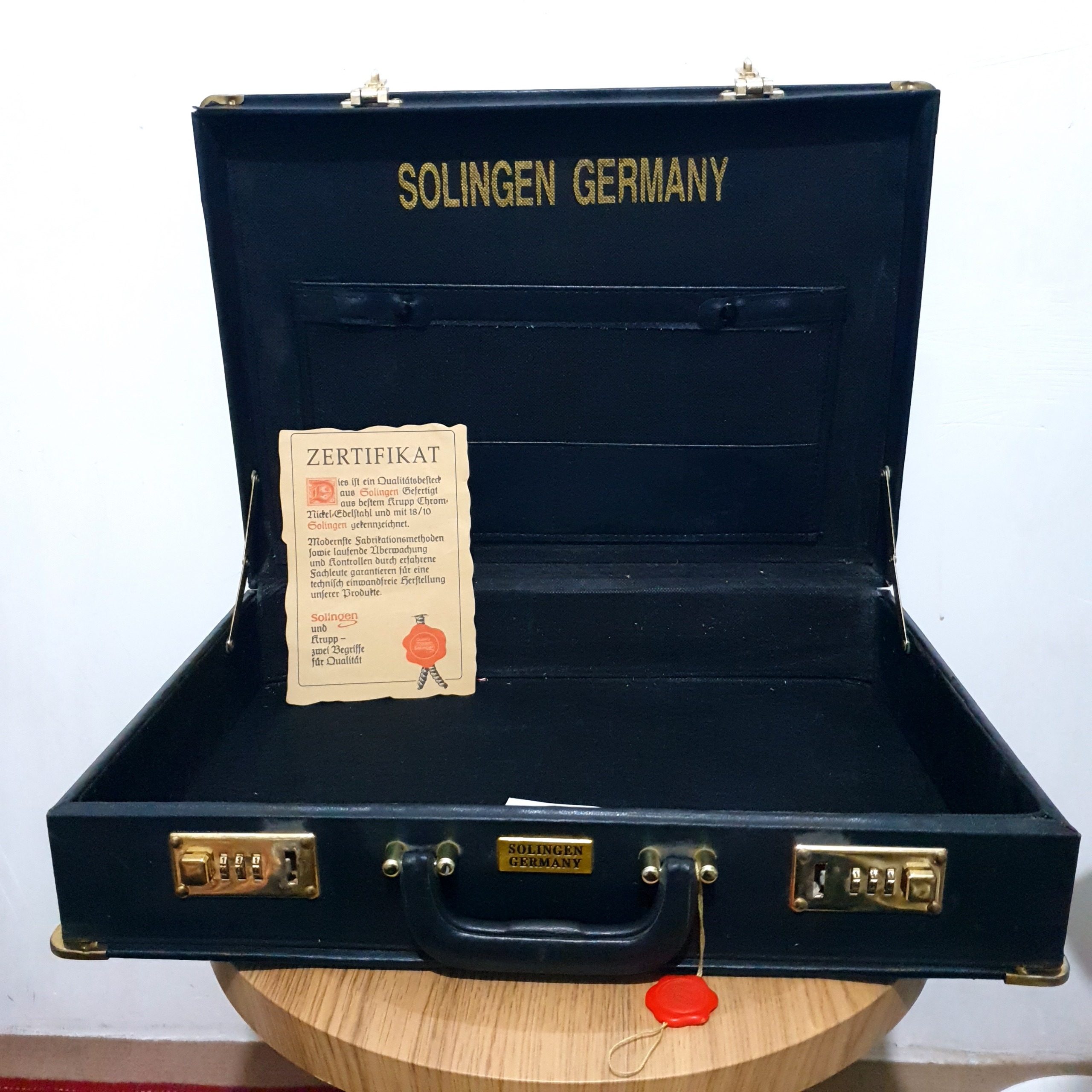 چمدان قدیمی solingen آلمانی رمزدار سالم