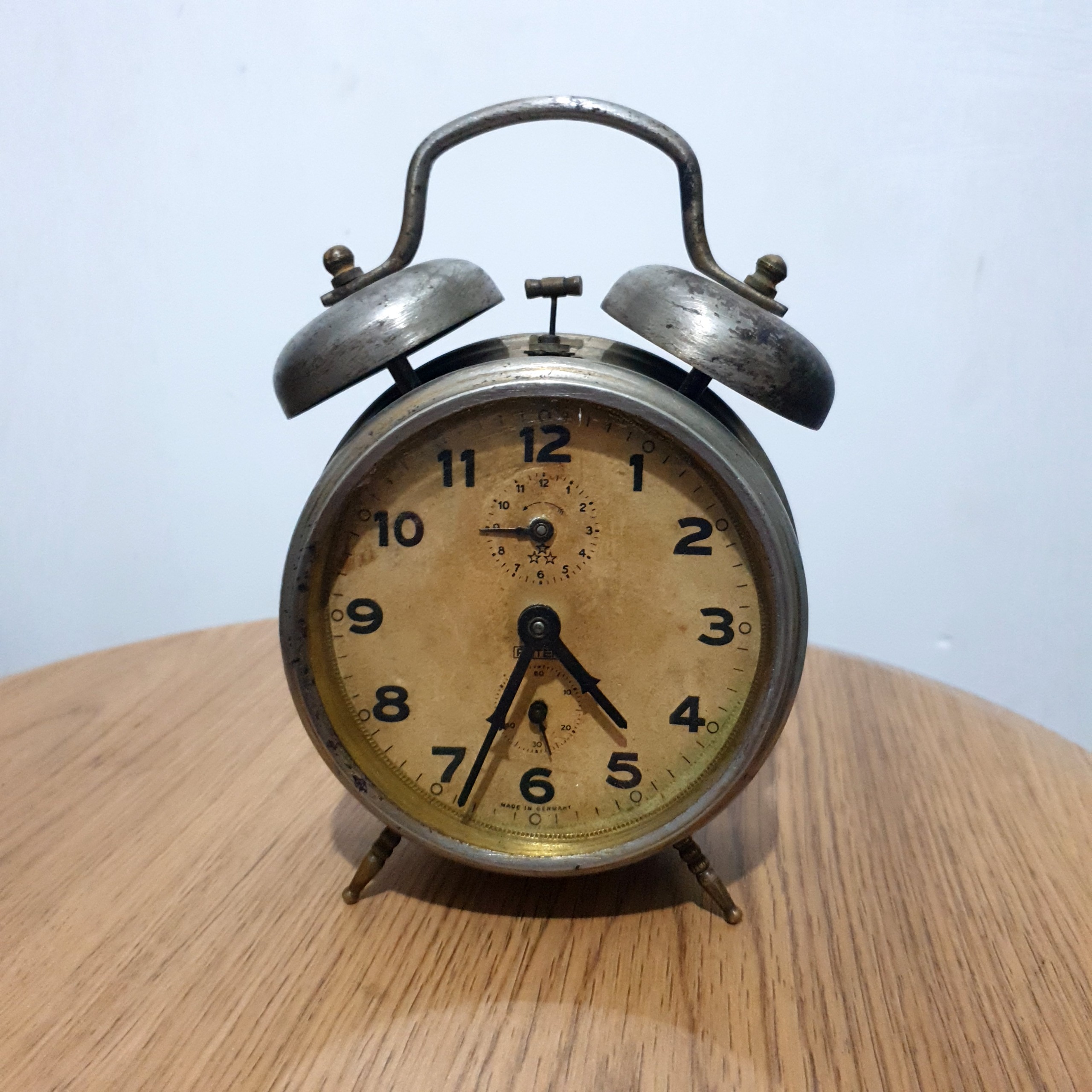 ساعت رومیزی قدیمی کوکی آلمانی سه ستاره