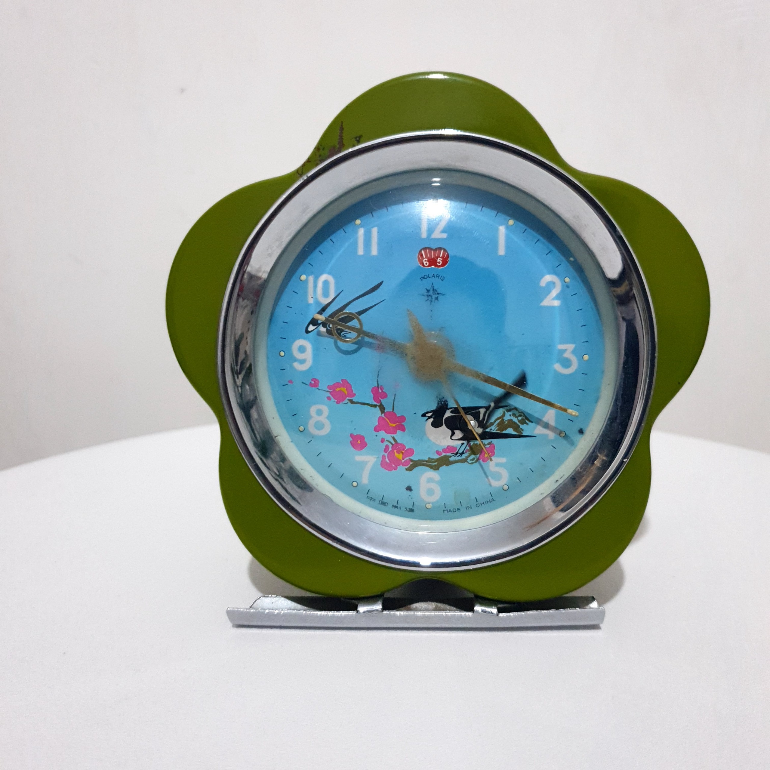 ساعت رومیزی قدیمی کوکی زنگدار حرکتی خوش رنگ